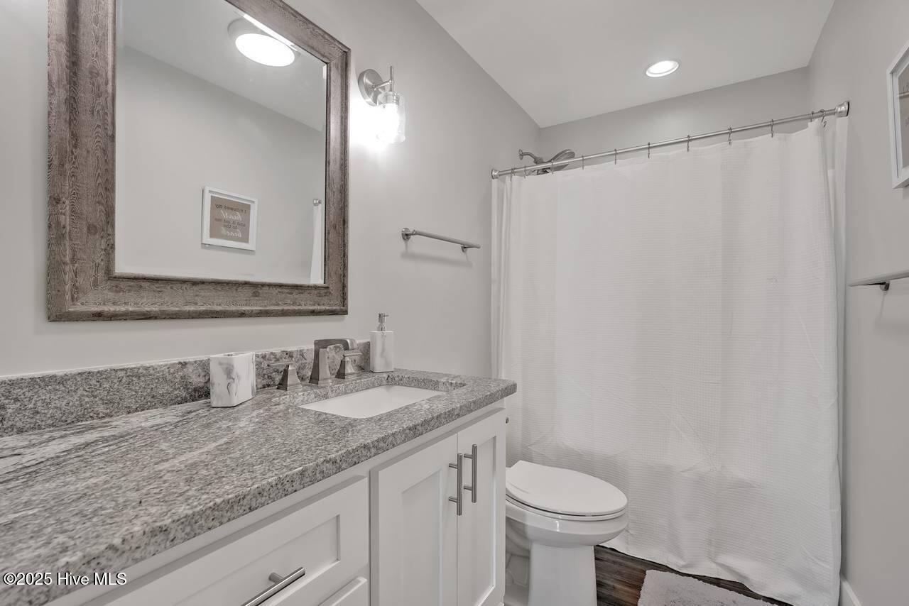 3527 E Beach Drive Property Photo 34