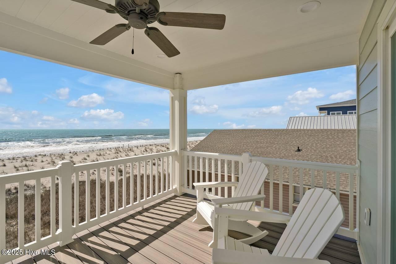 3527 E Beach Drive Property Photo 44