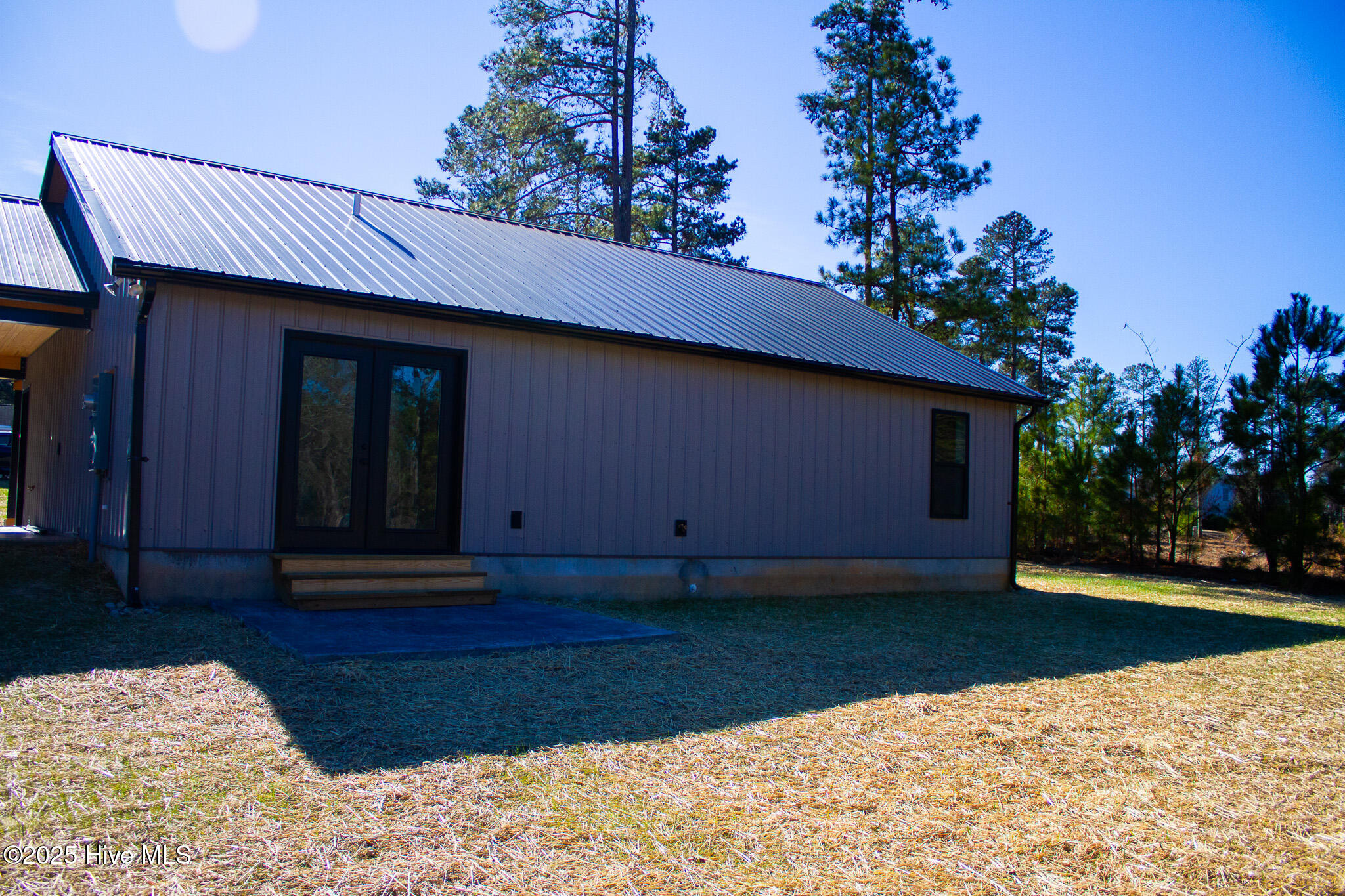 411 E Gary Street Property Photo 5