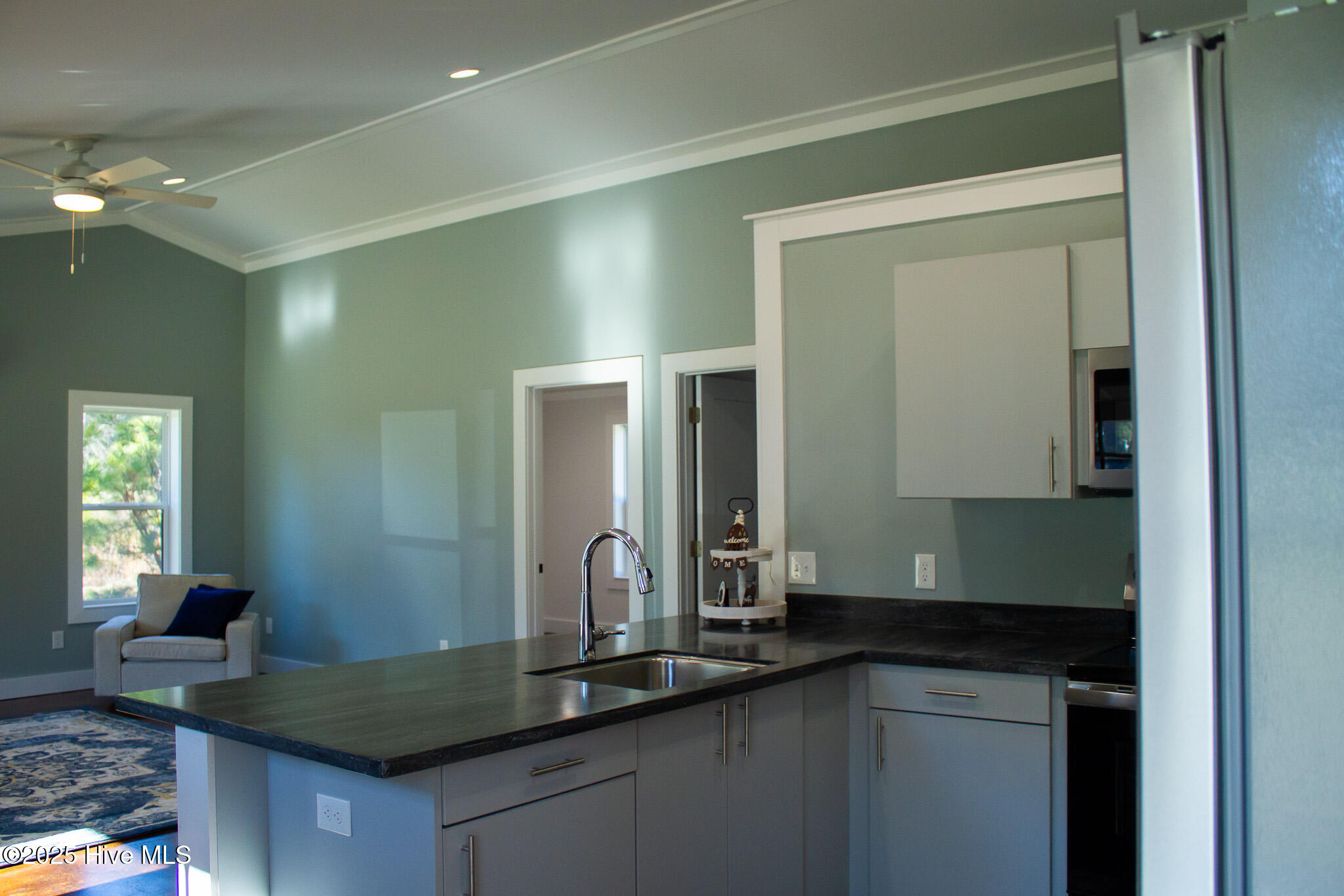 411 E Gary Street Property Photo 11