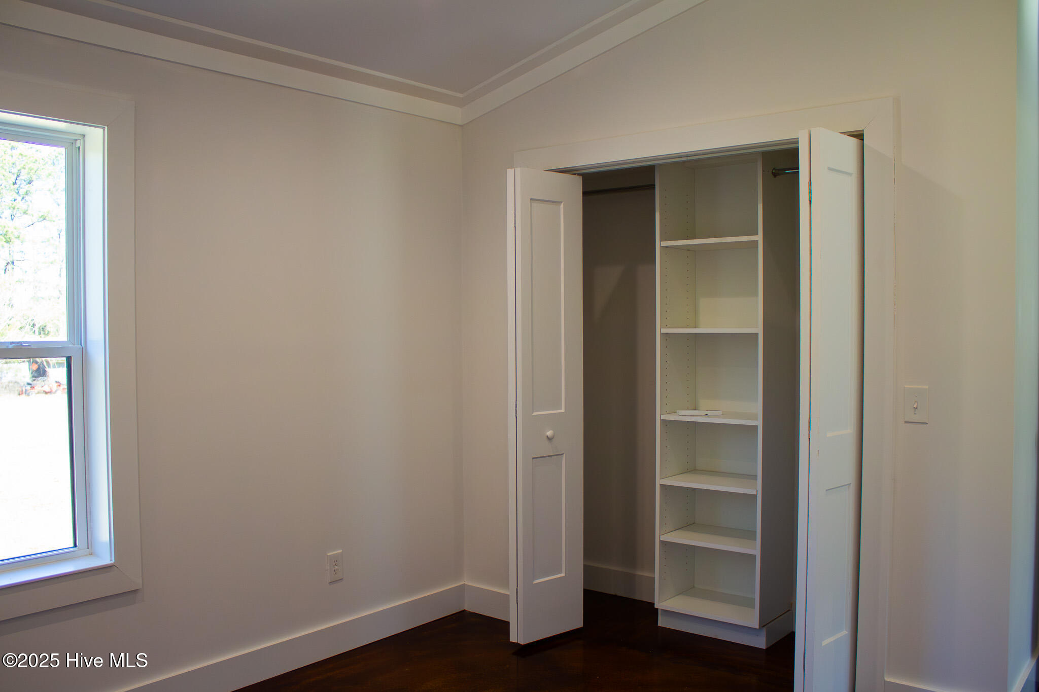 411 E Gary Street Property Photo 19