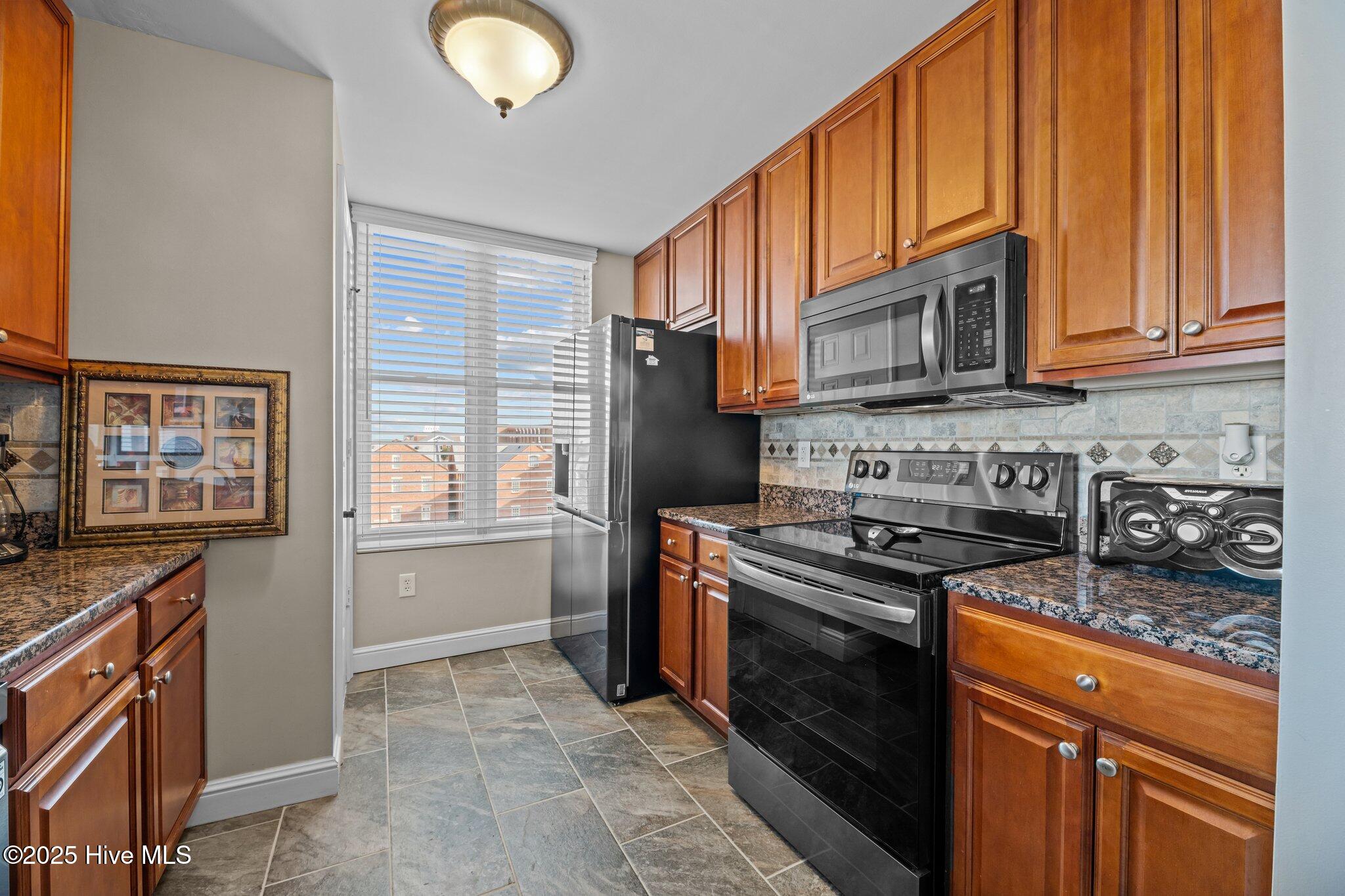 336 Sky Sail Boulevard Property Photo 7