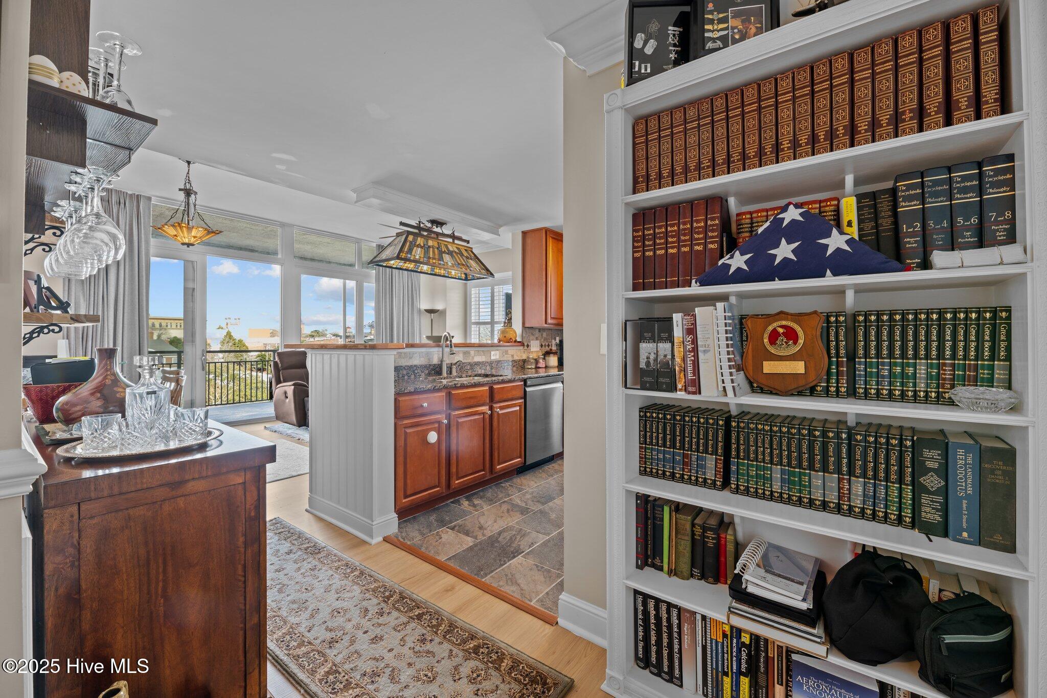 336 Sky Sail Boulevard Property Photo 11