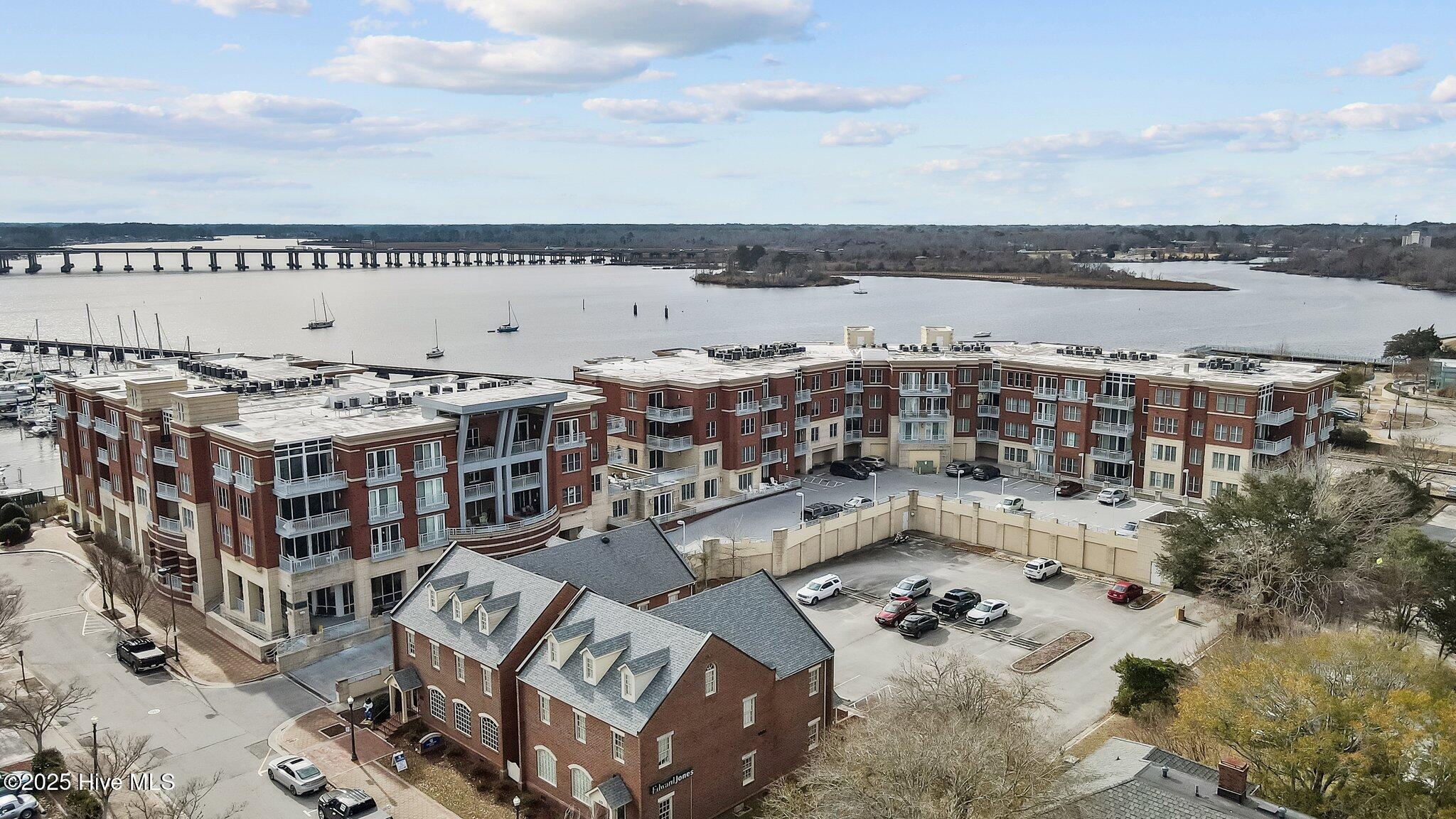 336 Sky Sail Boulevard Property Photo 21