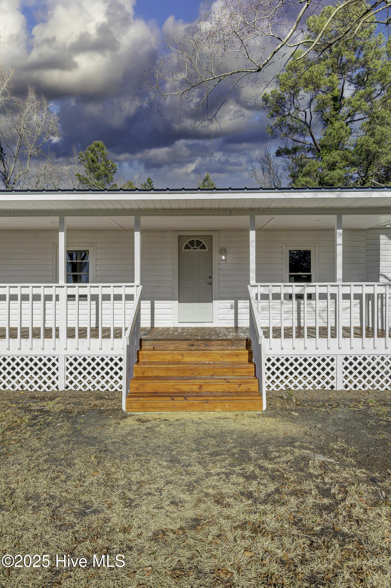 2752 Penderlea Highway Property Photo 3