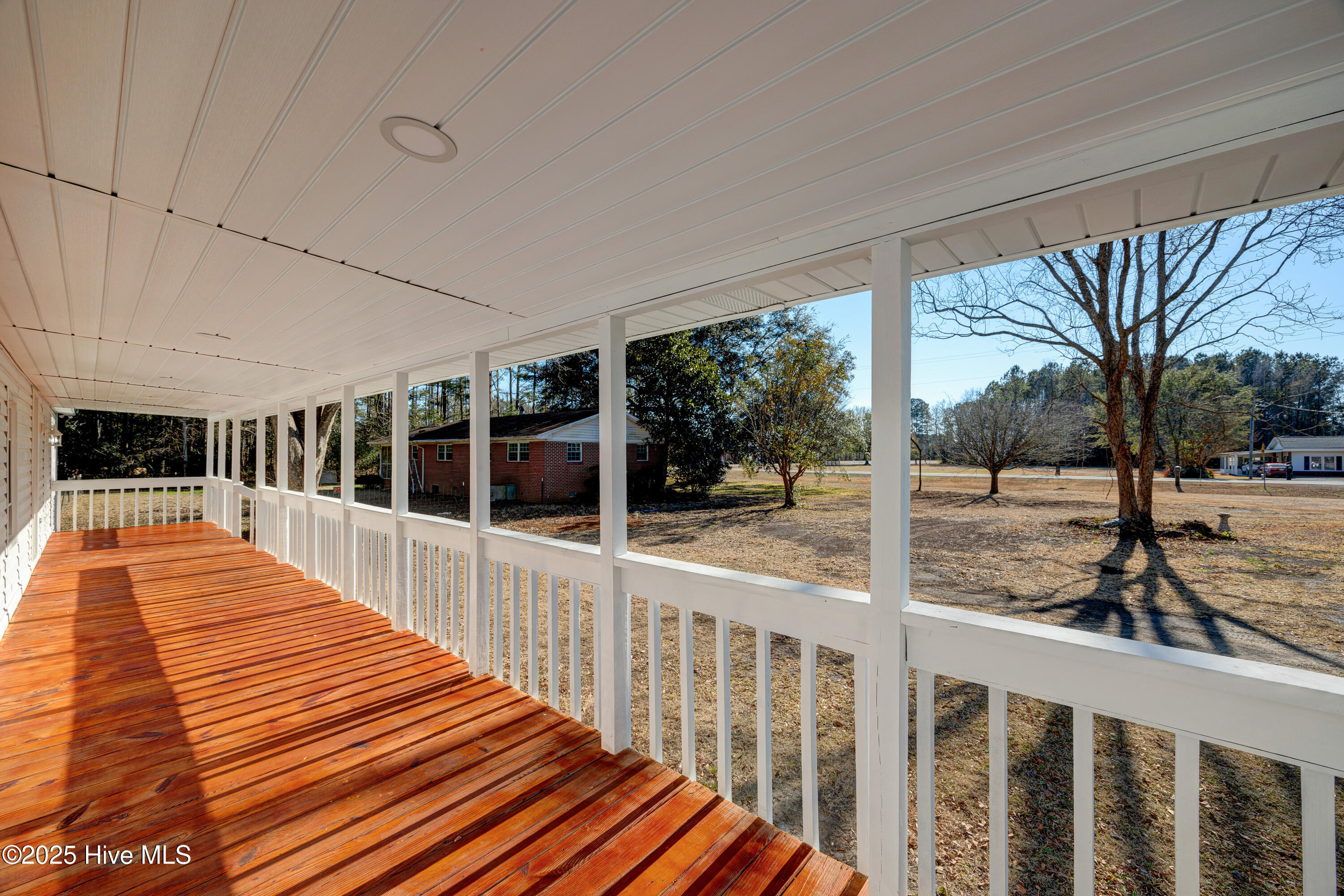 2752 Penderlea Highway Property Photo 4