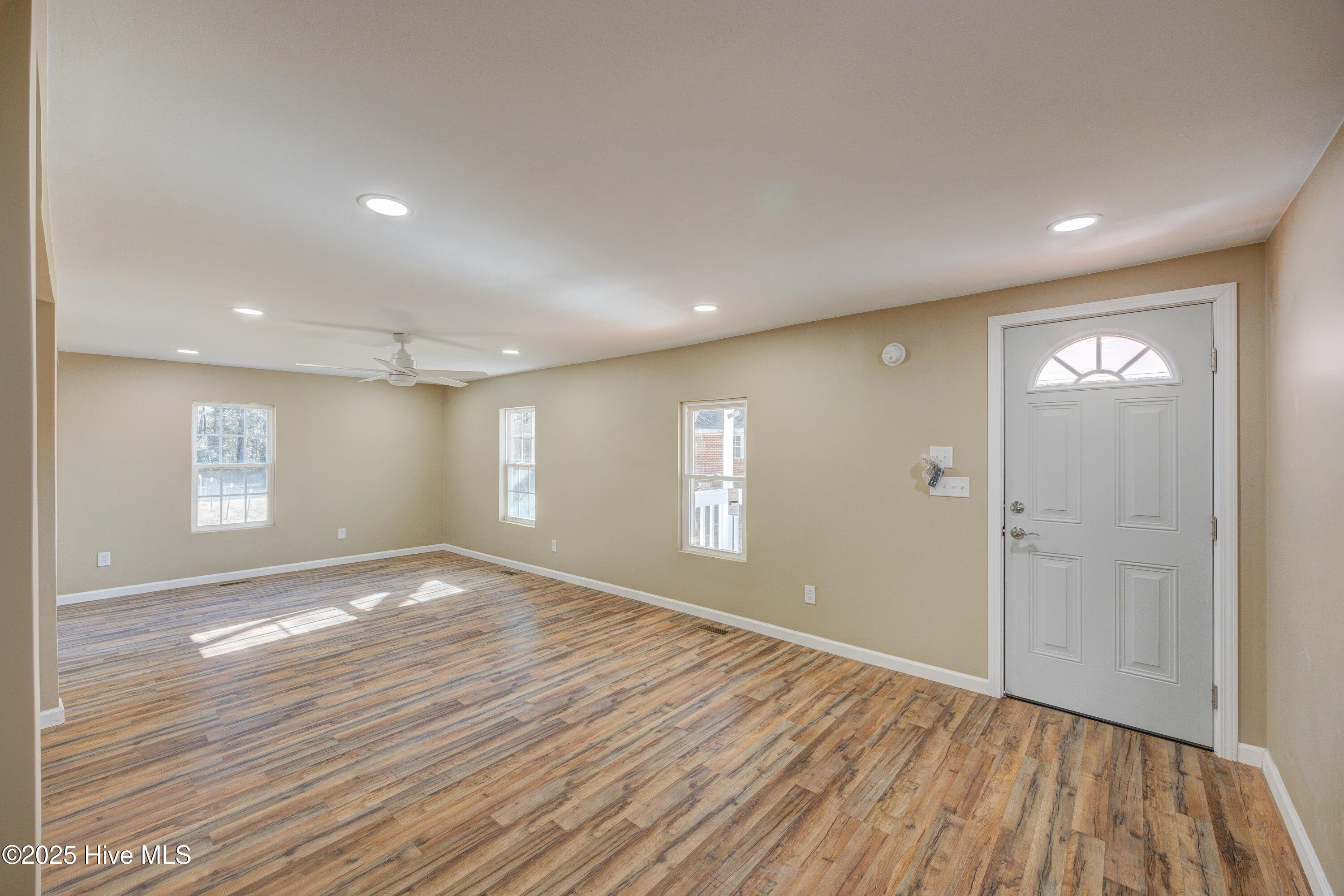2752 Penderlea Highway Property Photo 6