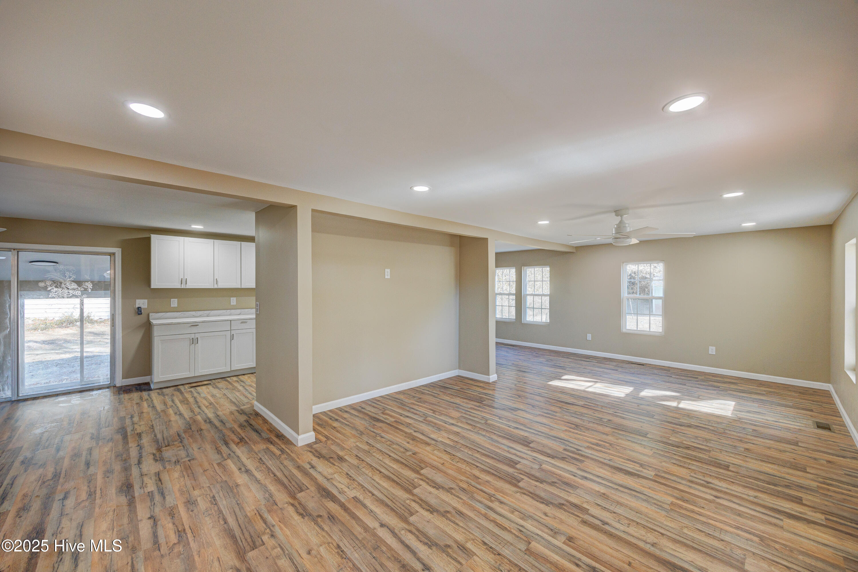 2752 Penderlea Highway Property Photo 7