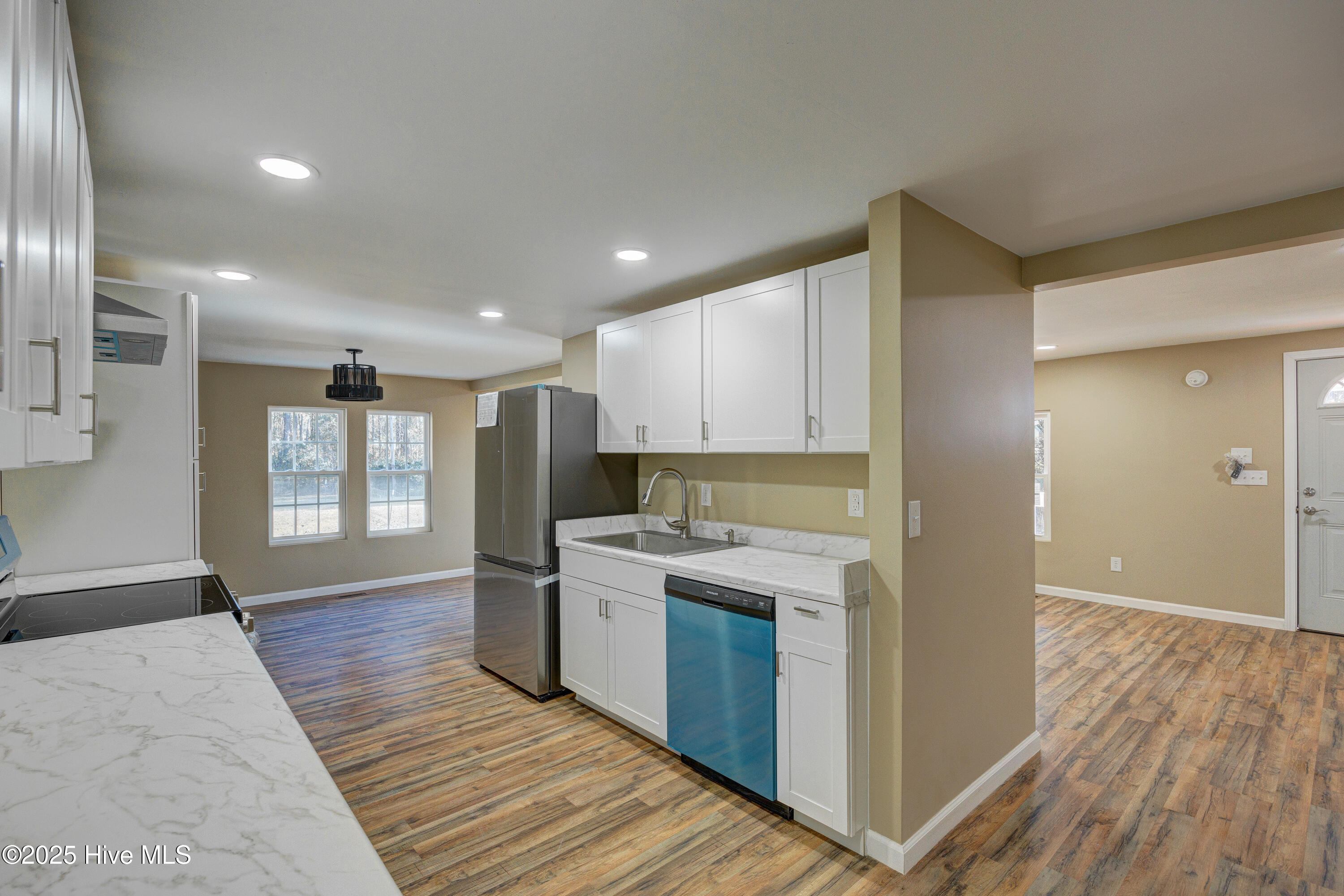 2752 Penderlea Highway Property Photo 9