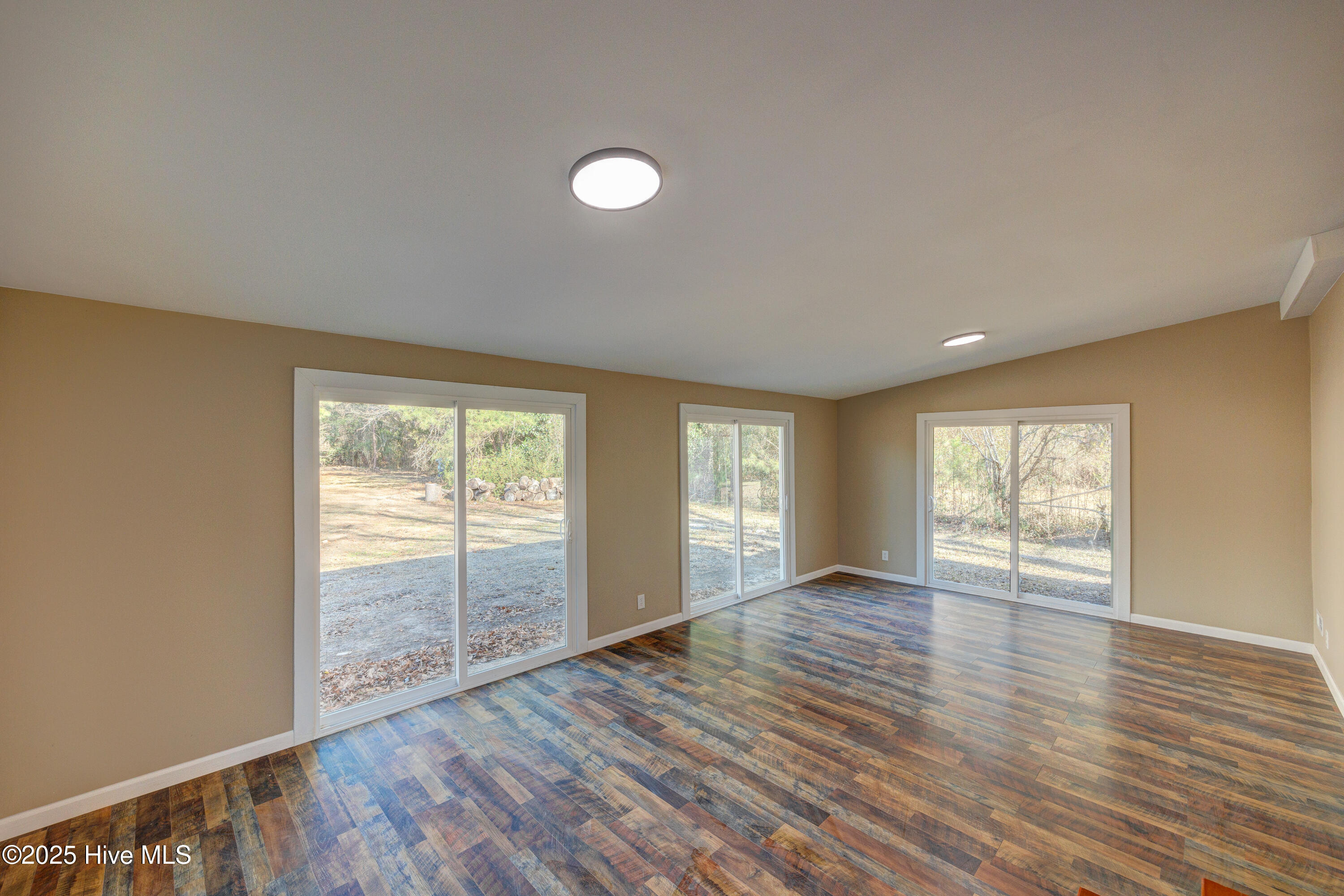 2752 Penderlea Highway Property Photo 25
