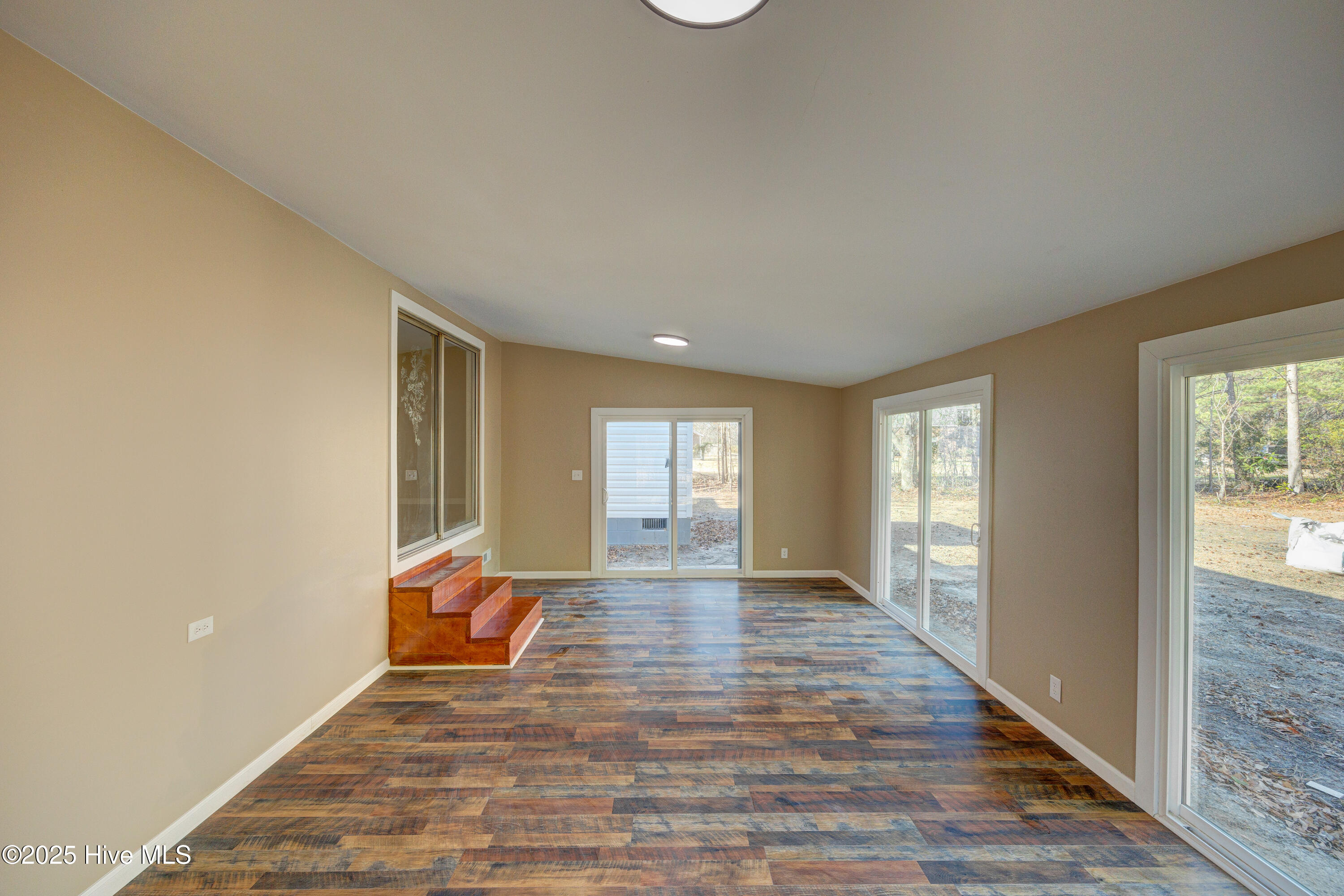 2752 Penderlea Highway Property Photo 26