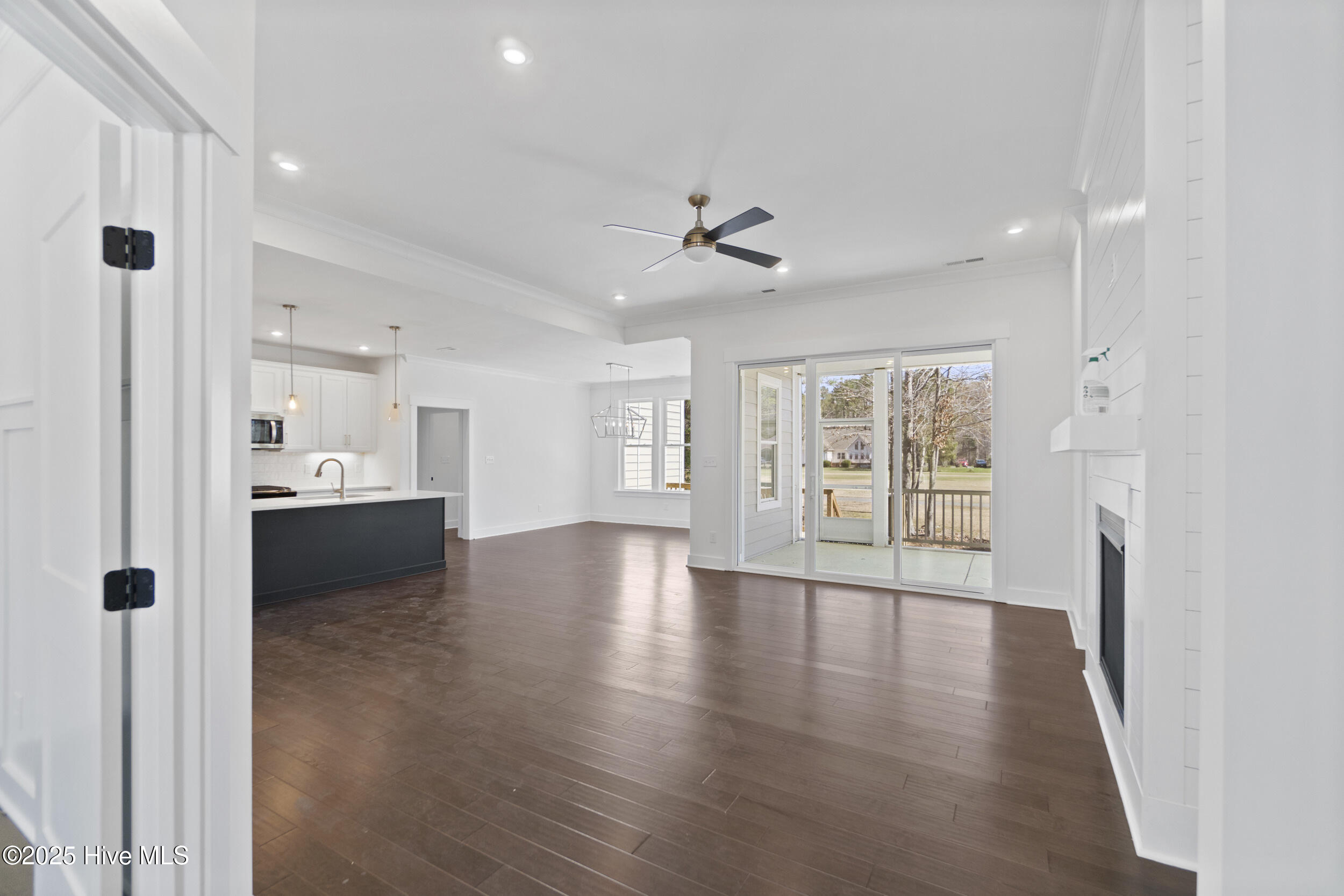 172 Roanoke Drive Property Photo 3