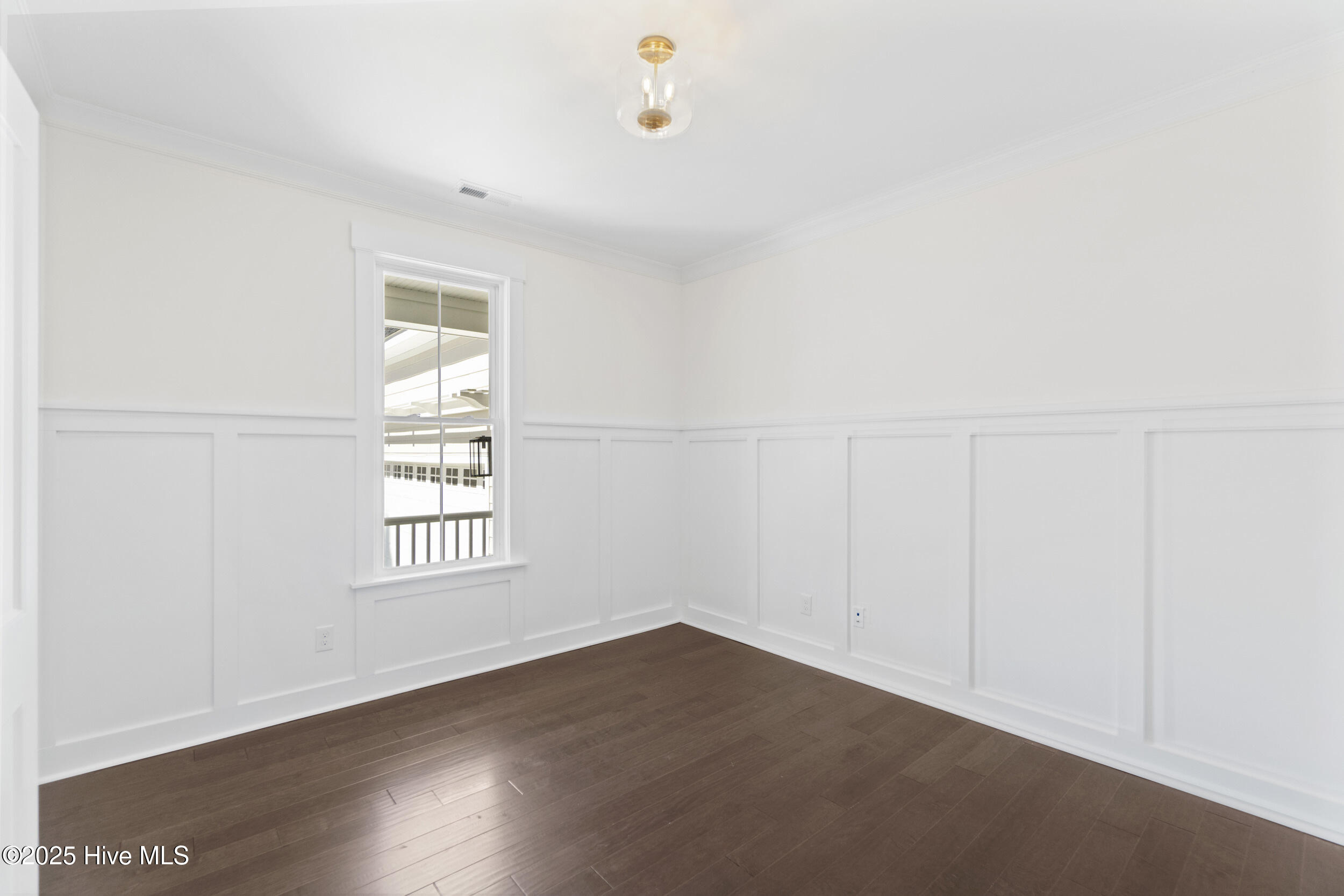 172 Roanoke Drive Property Photo 4