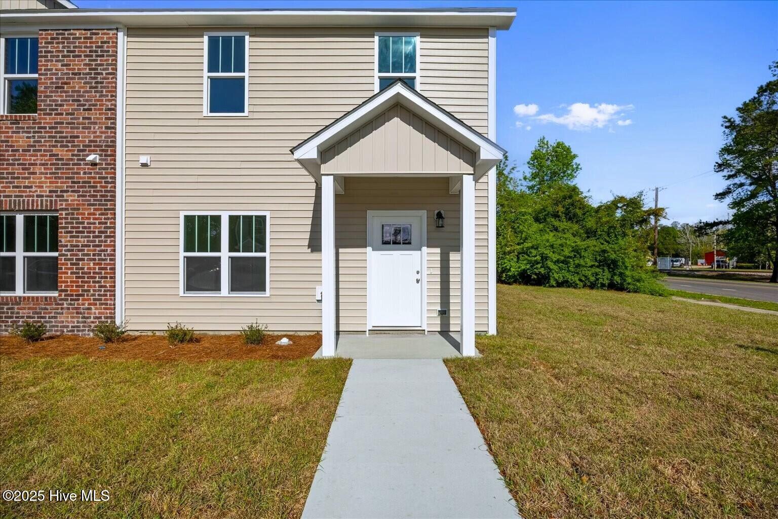 211 Lincoln Place Circle Property Image