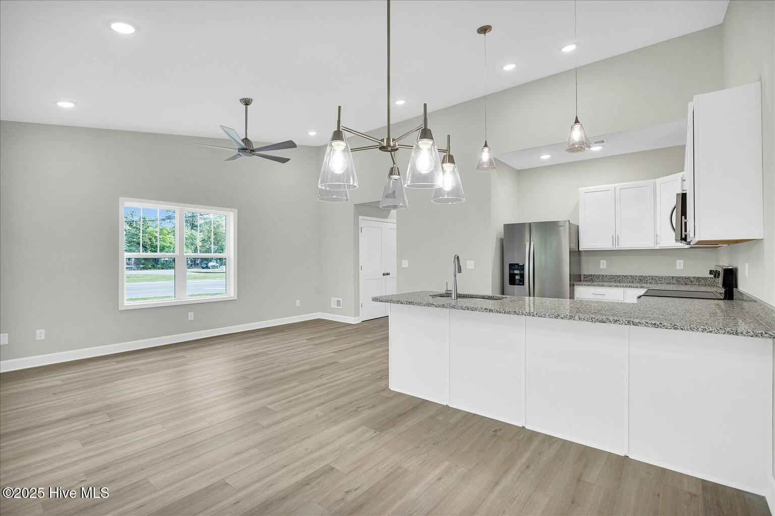 211 Lincoln Place Circle Property Photo 7