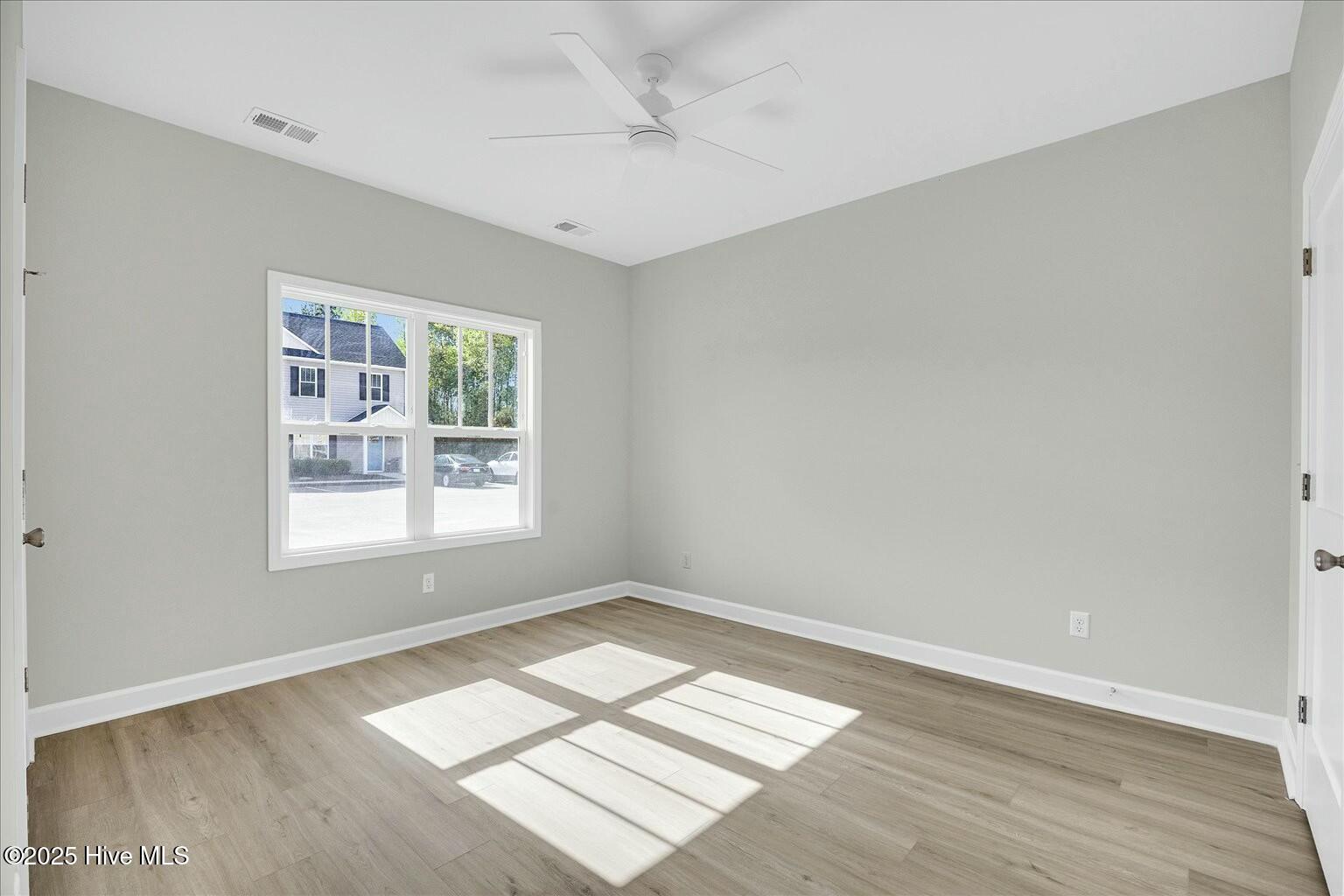 211 Lincoln Place Circle Property Photo 12