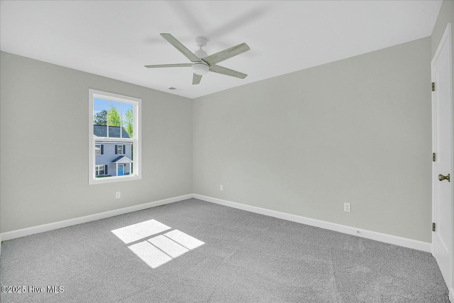 211 Lincoln Place Circle Property Photo 17