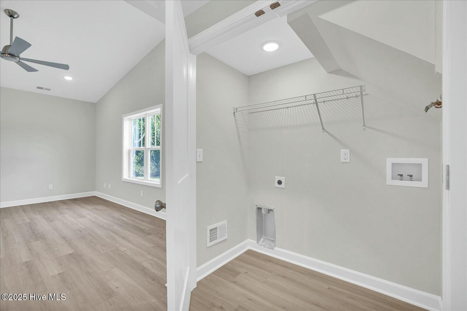 211 Lincoln Place Circle Property Photo 23