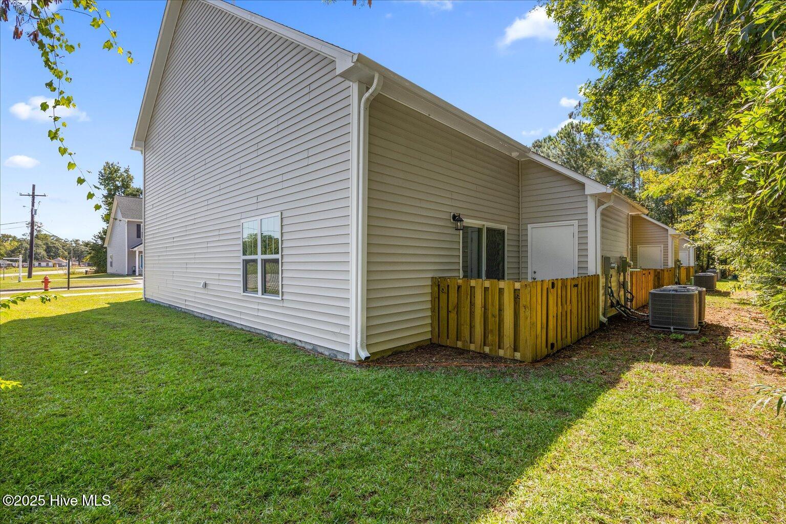 211 Lincoln Place Circle Property Photo 25