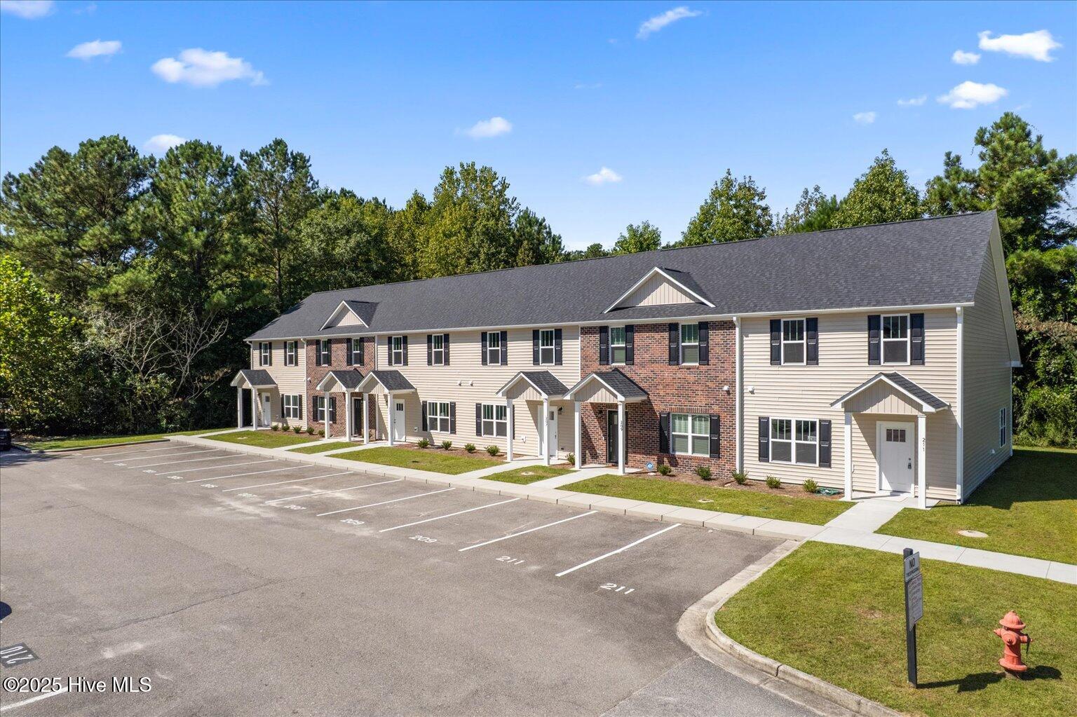 211 Lincoln Place Circle Property Photo 32