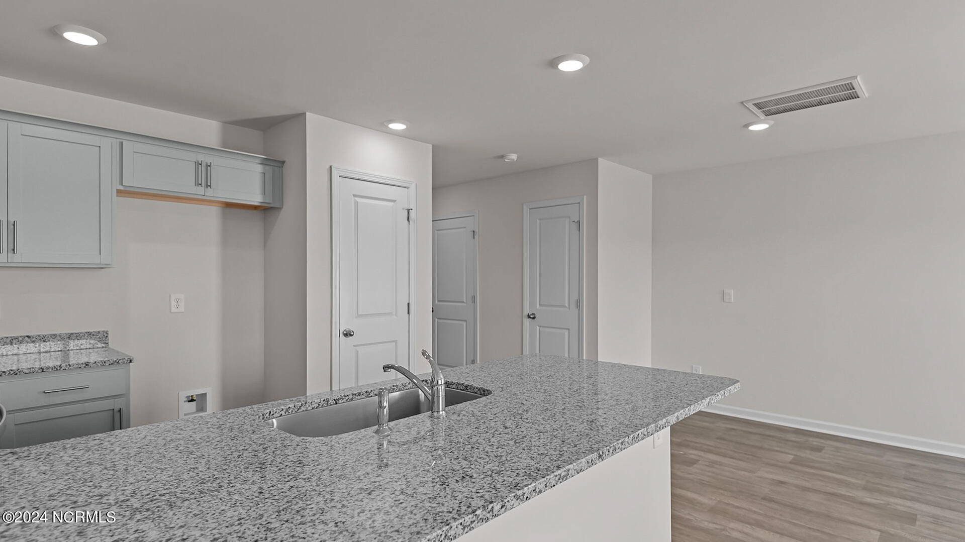1201 Amethyst Way C3 Property Photo 4