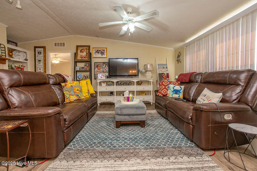 1514 Erin Place Property Photo 6