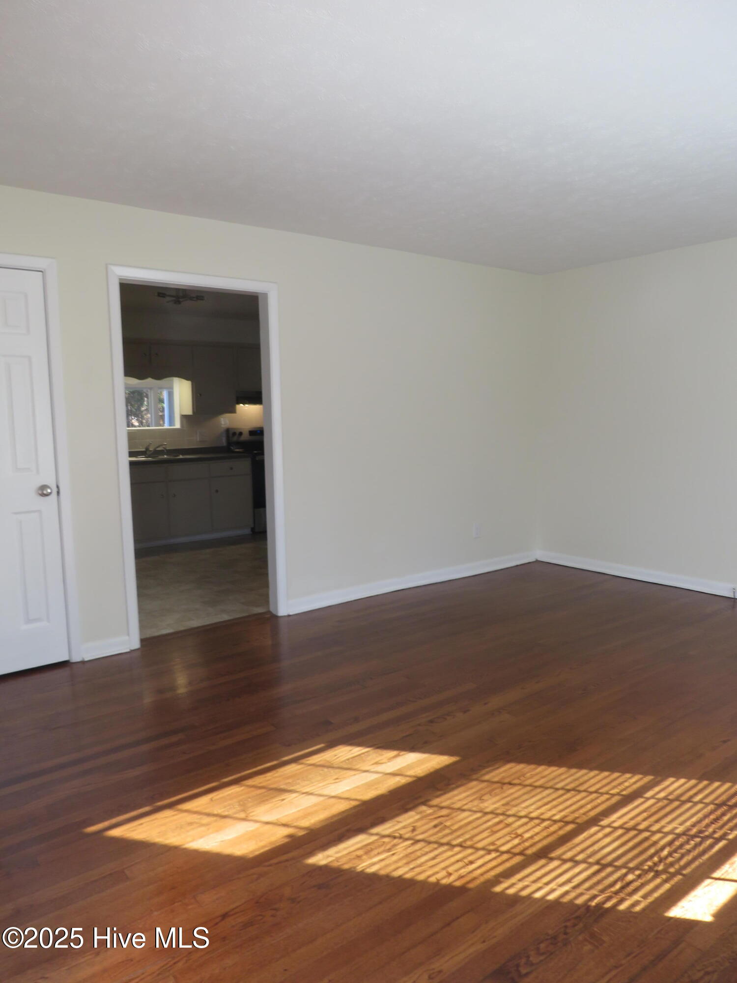 535 W Rhode Island Avenue Property Photo 3