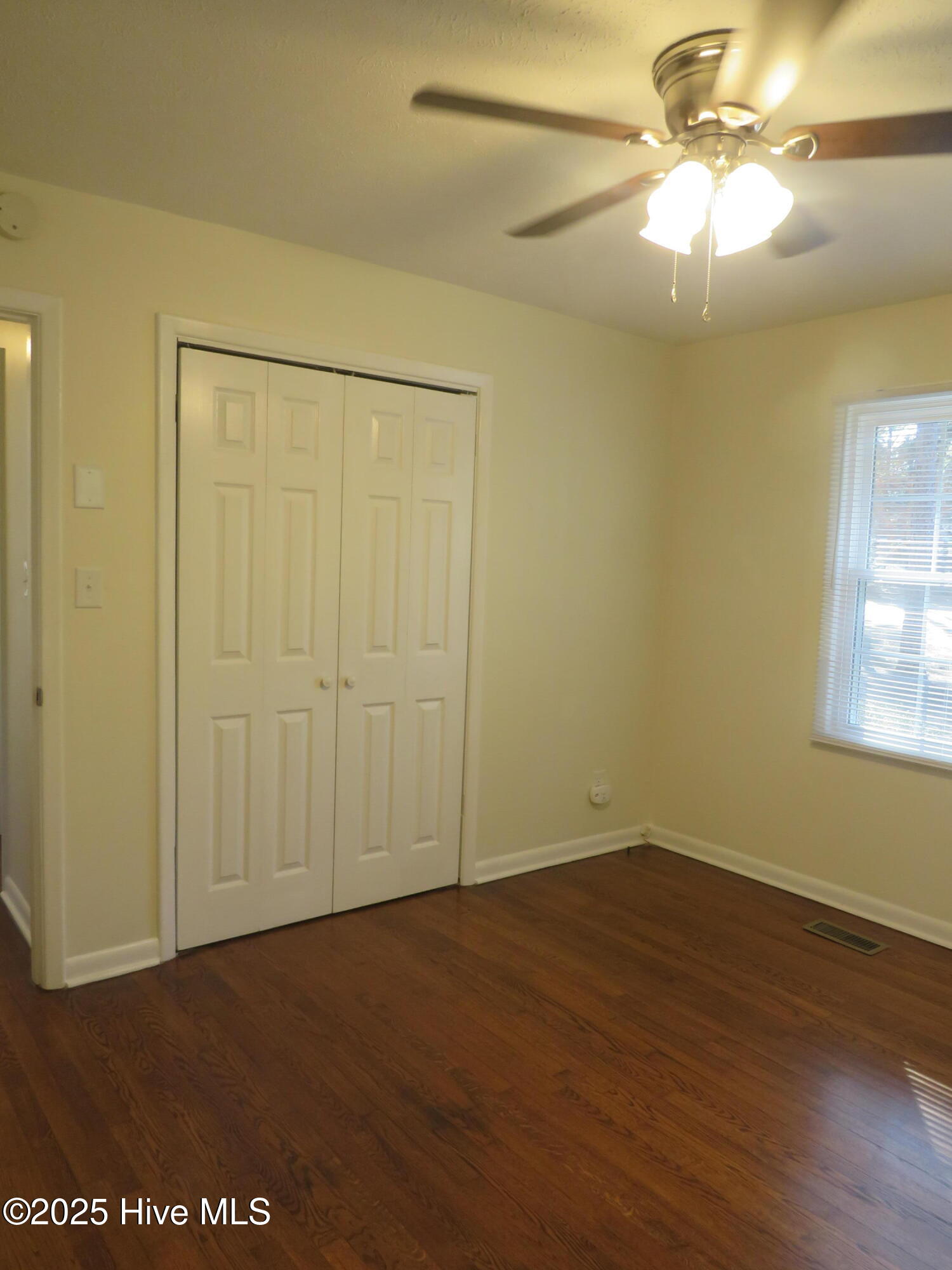 535 W Rhode Island Avenue Property Photo 9