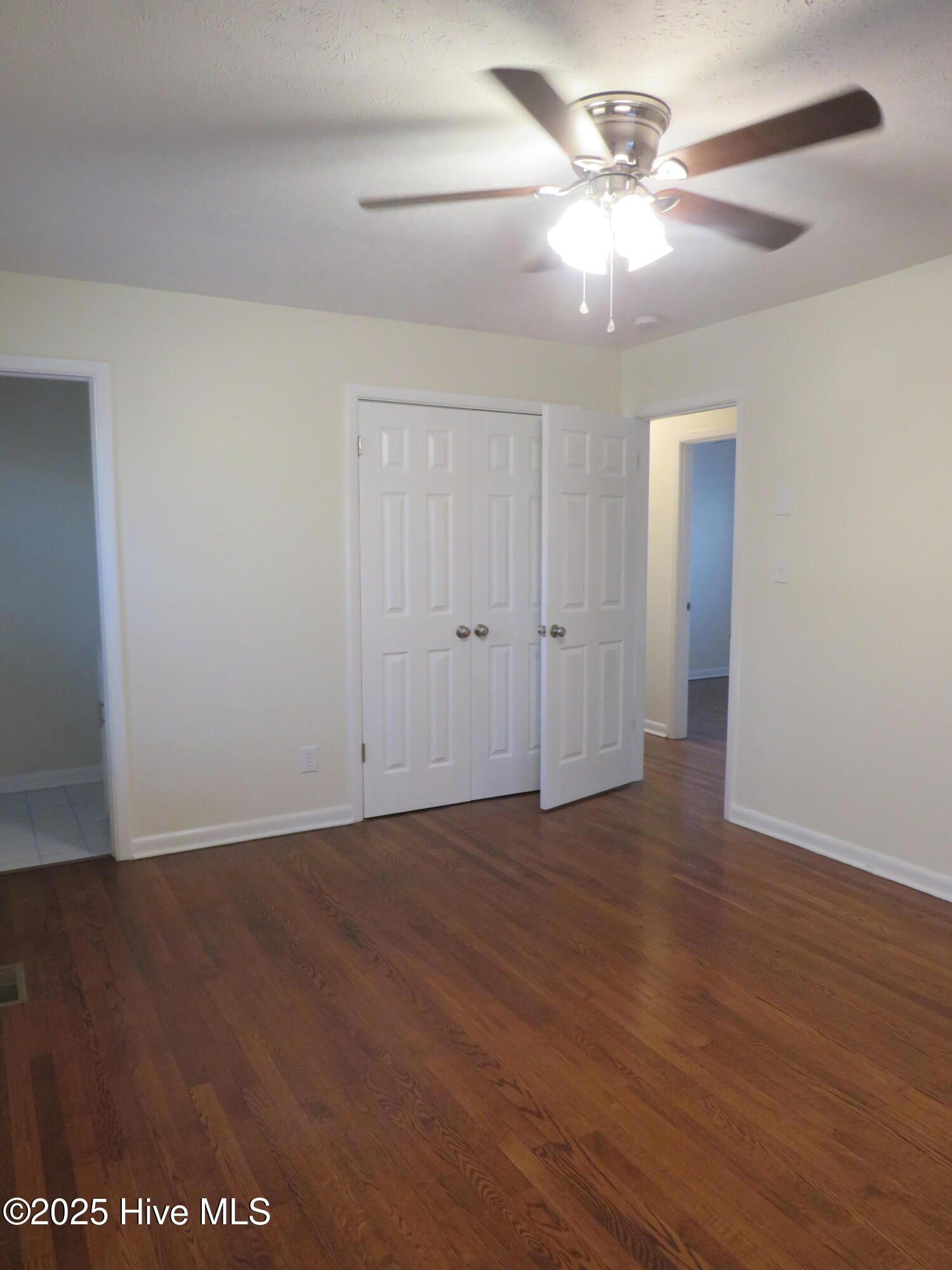 535 W Rhode Island Avenue Property Photo 11