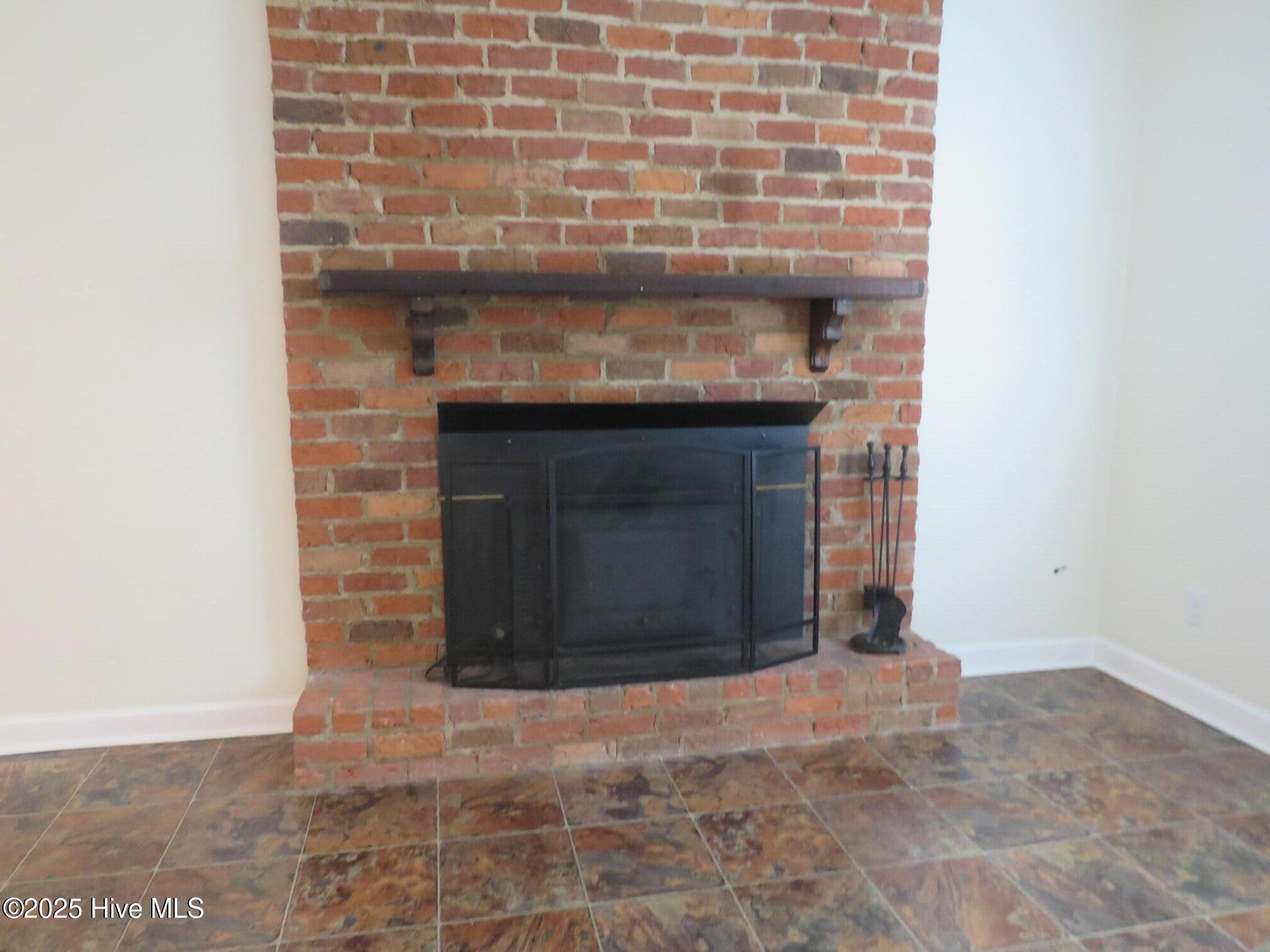 535 W Rhode Island Avenue Property Photo 16