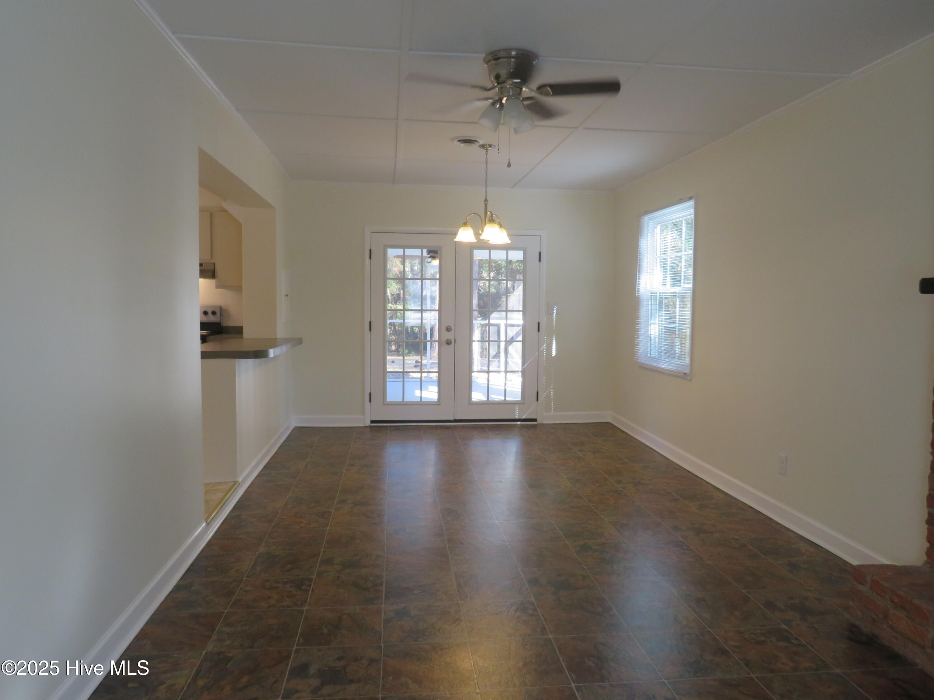 535 W Rhode Island Avenue Property Photo 17