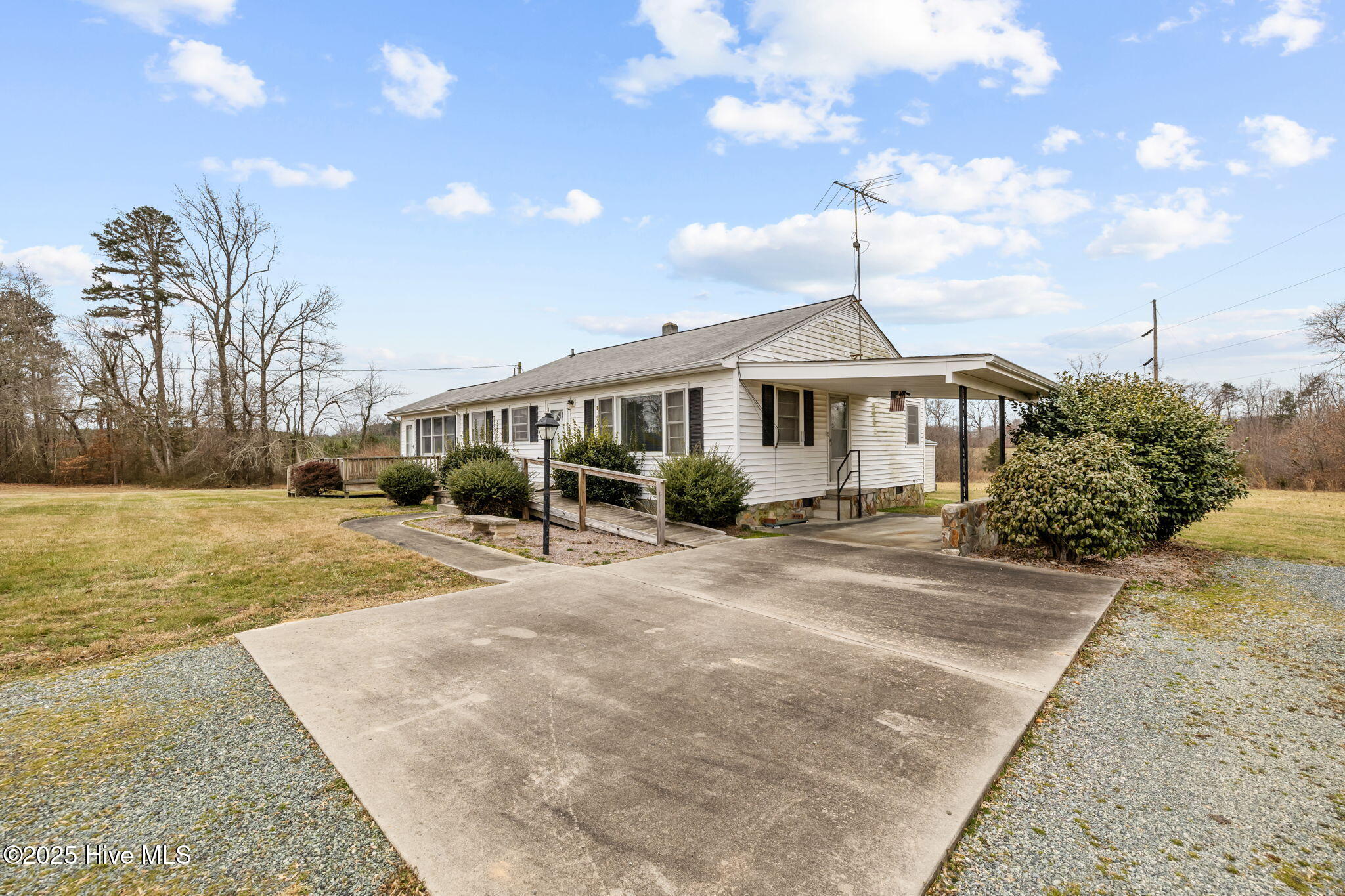 1100 Ben Smith Road Property Photo 11