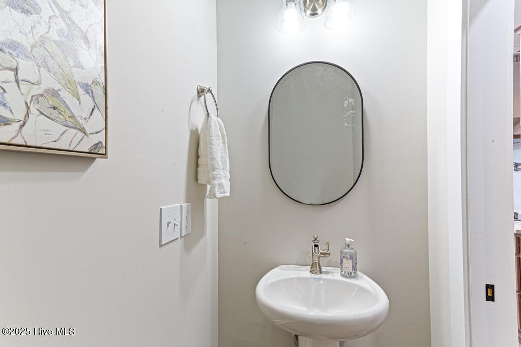 101 White Drive Property Photo 26