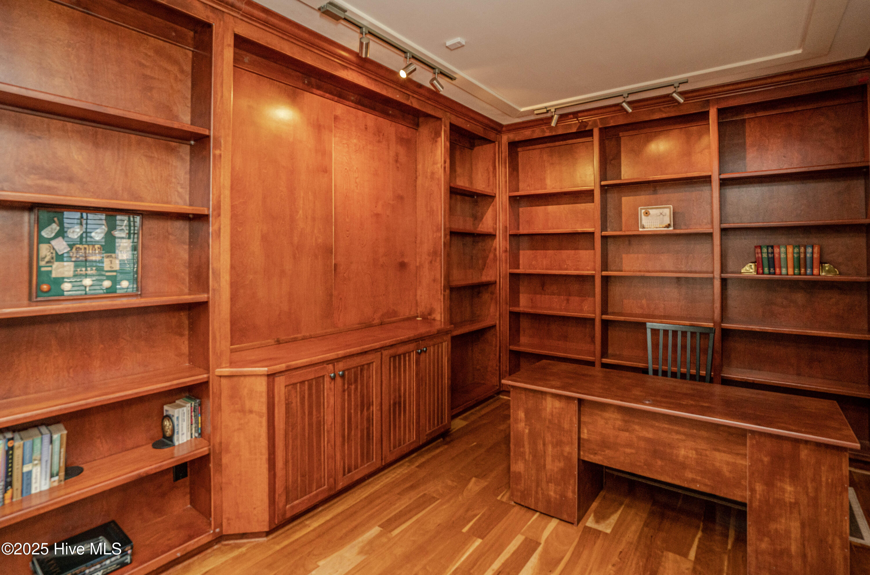 9258 Checkerberry Square Property Photo 10