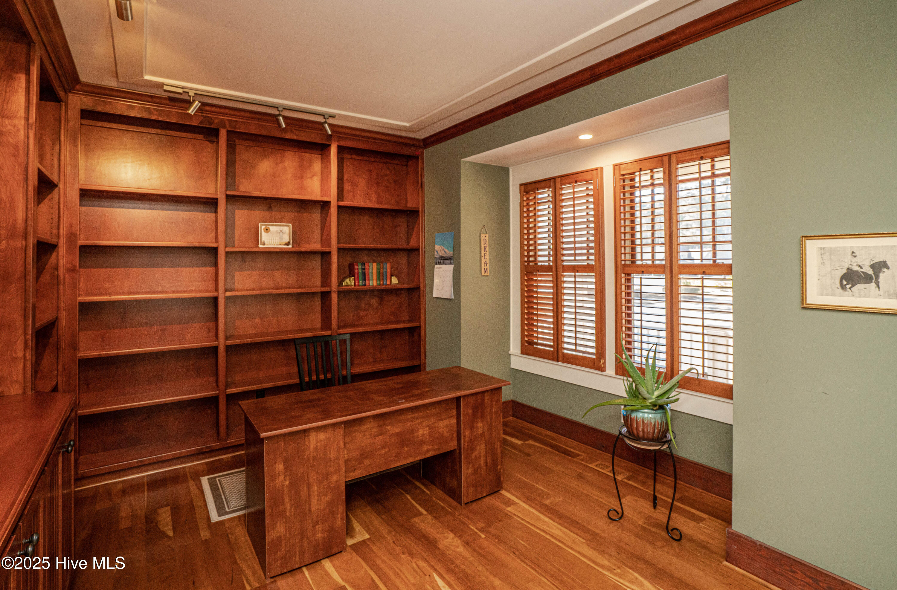 9258 Checkerberry Square Property Photo 11