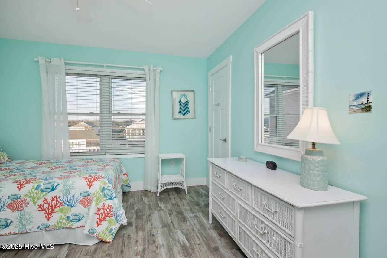 1919 E Beach Drive Property Photo 20