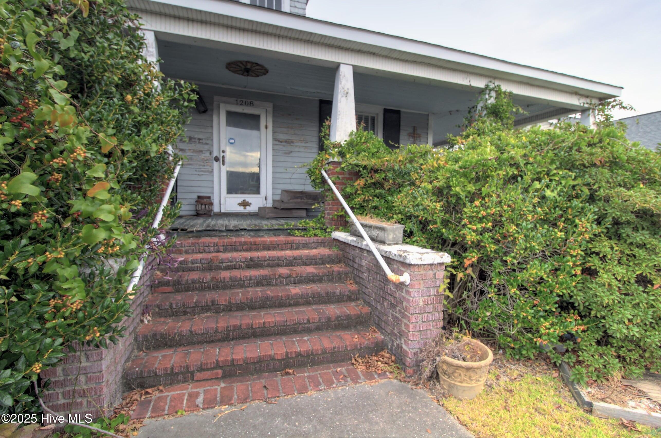 1208 Arendell Street Property Photo 17