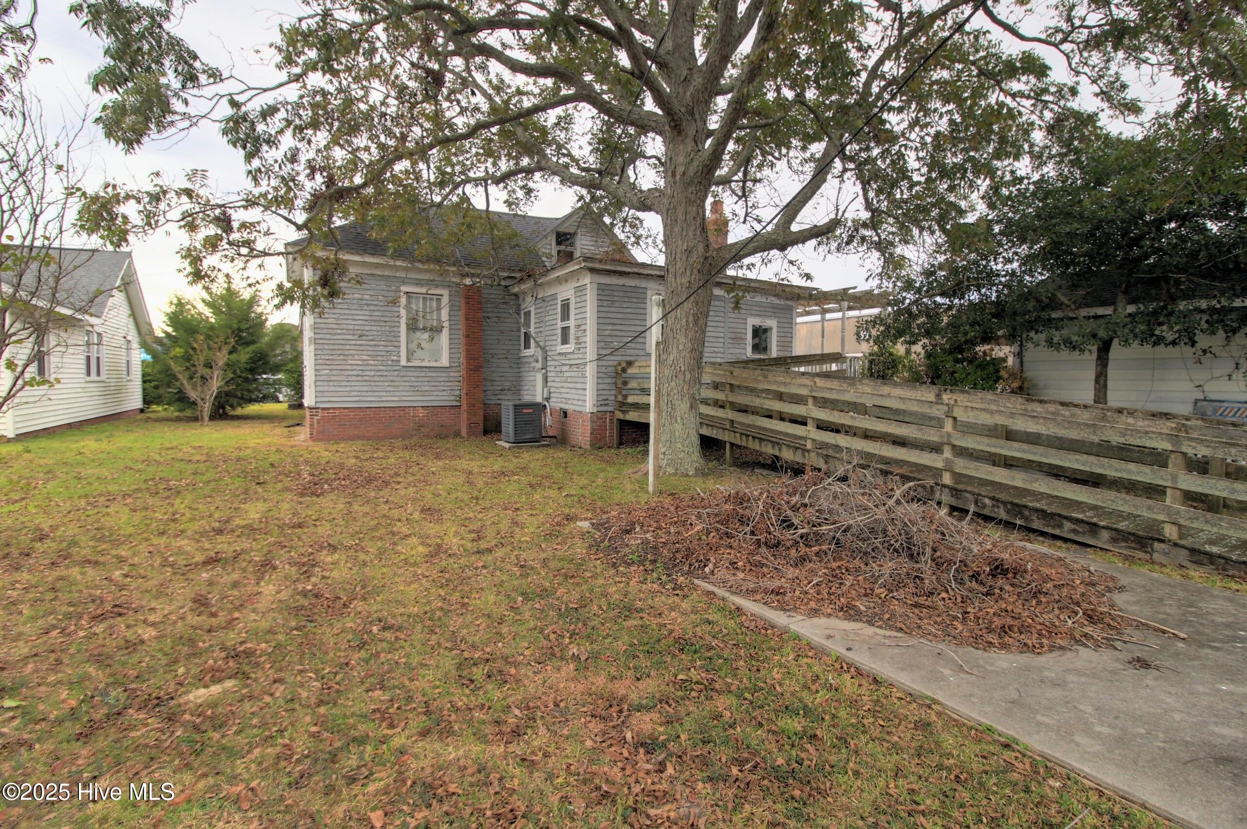 1208 Arendell Street Property Photo 18