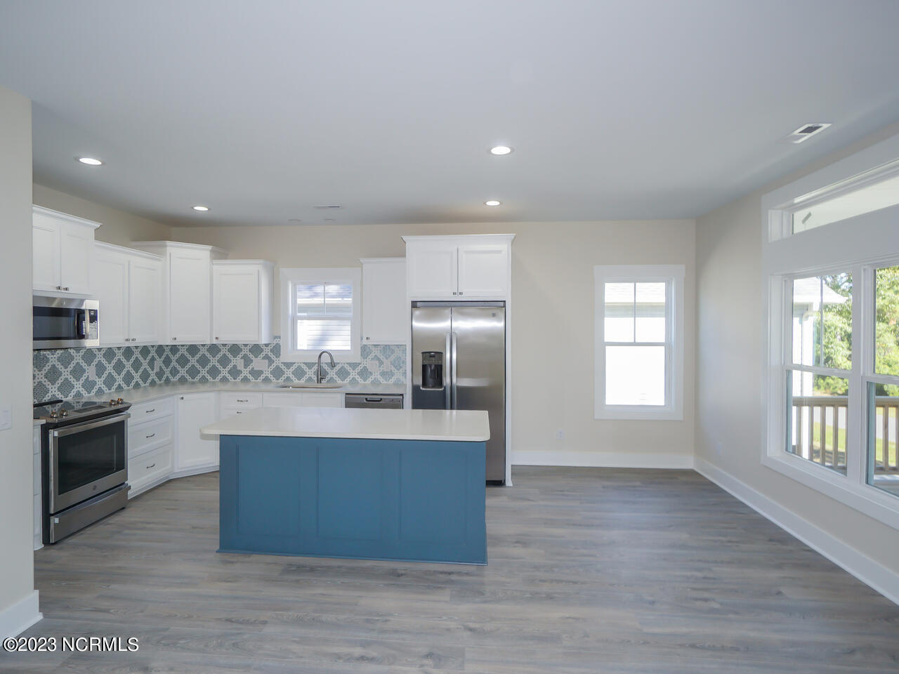 335 Ne 41st Street Property Photo 6
