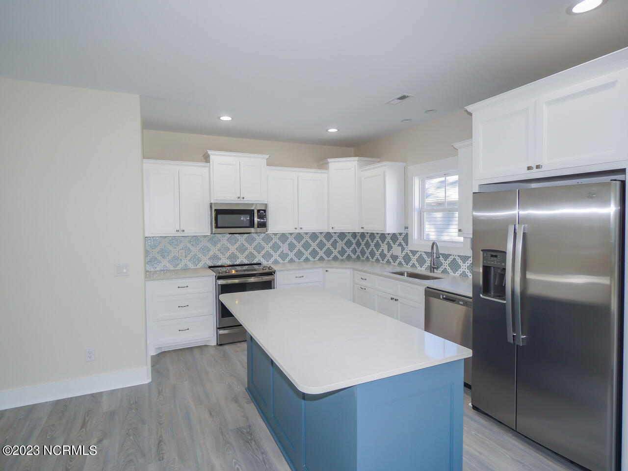 335 Ne 41st Street Property Photo 9