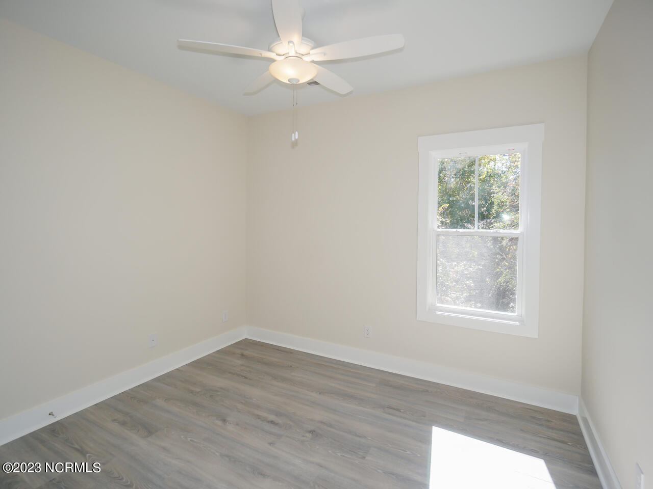 335 Ne 41st Street Property Photo 12