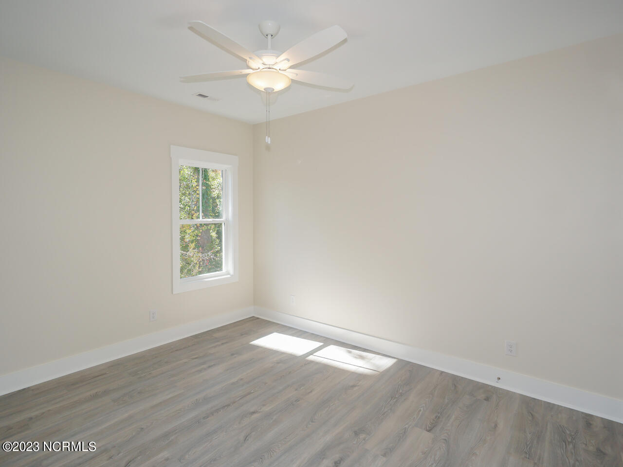 335 Ne 41st Street Property Photo 15
