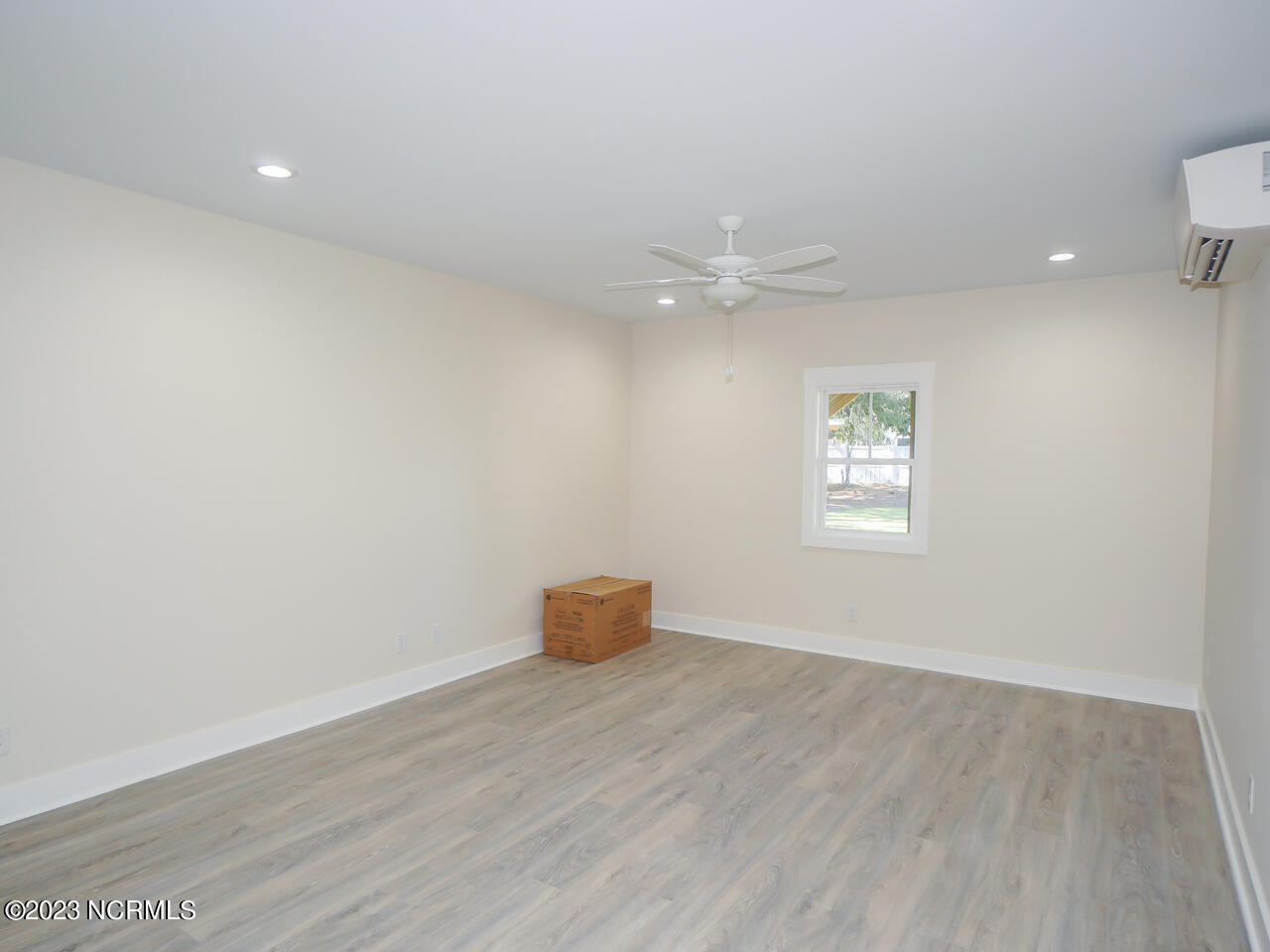 335 Ne 41st Street Property Photo 22