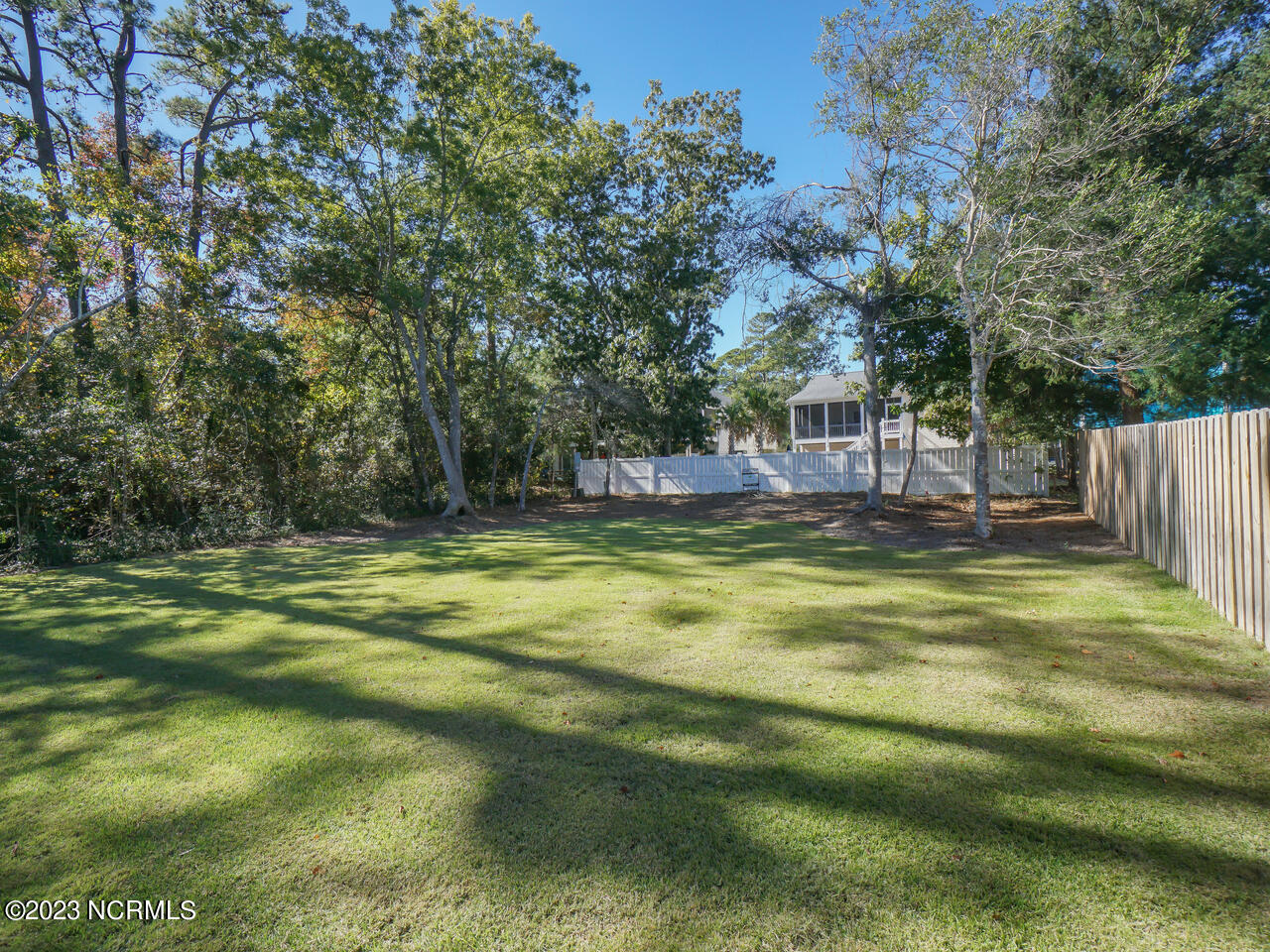 335 Ne 41st Street Property Photo 25