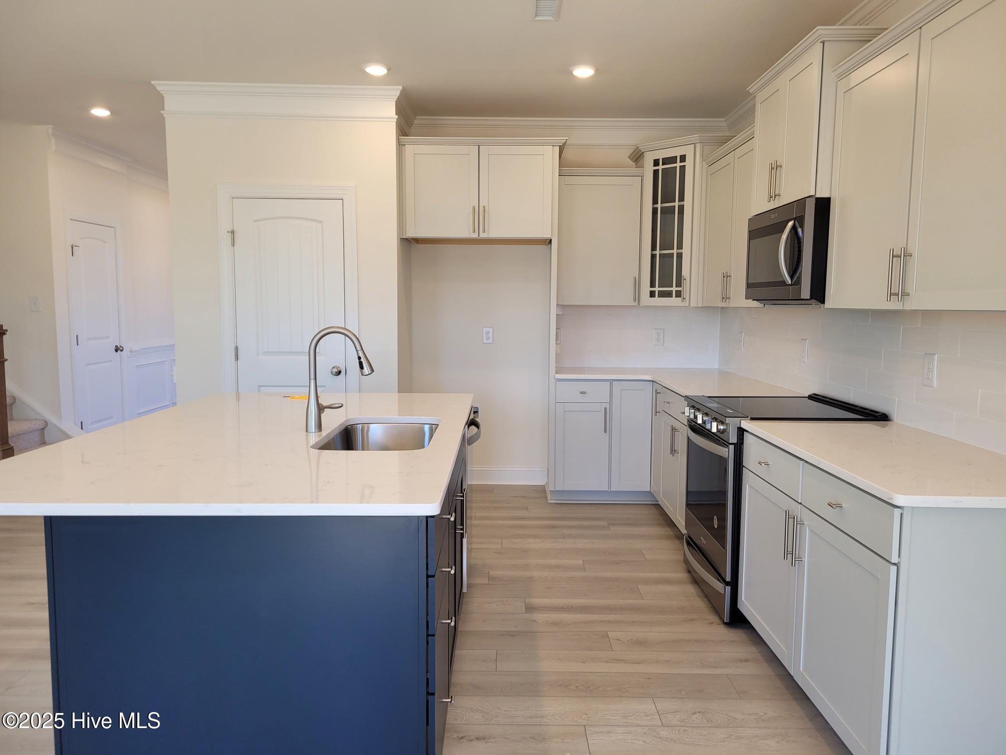 3710 Cessna Way Property Photo 8