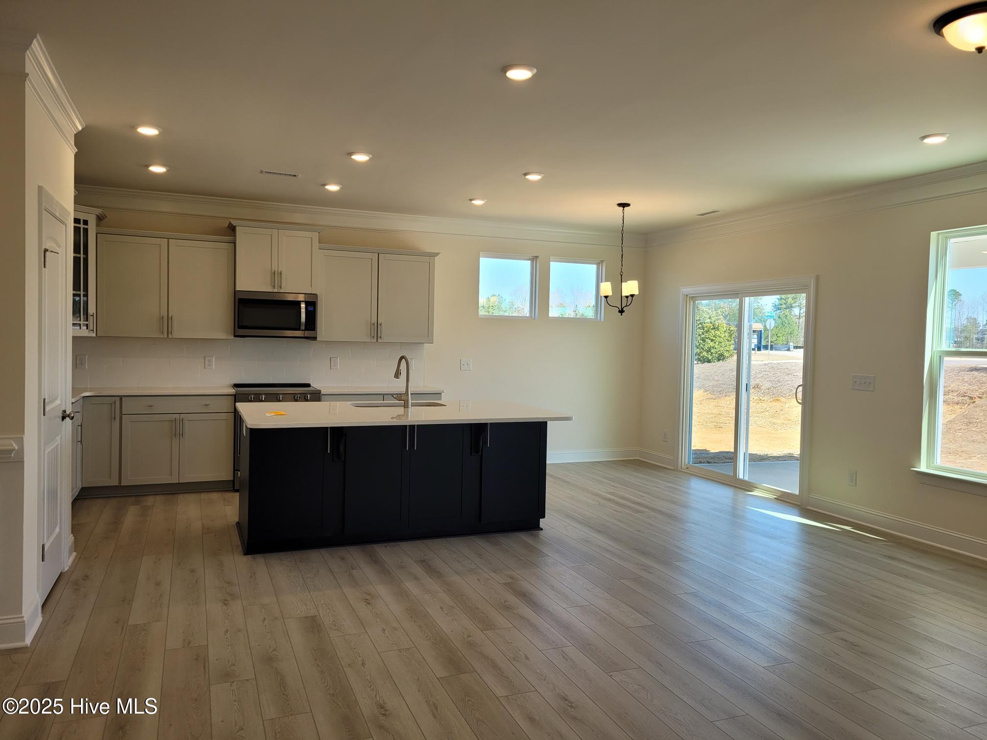 3710 Cessna Way Property Photo 9