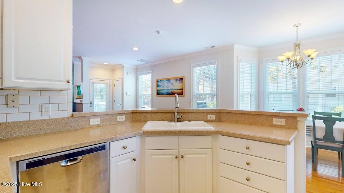 220 Silver Sloop Way Property Photo 17