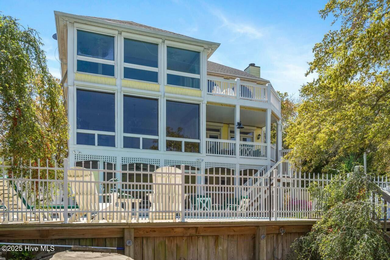 7012 Sound Drive Property Photo 3