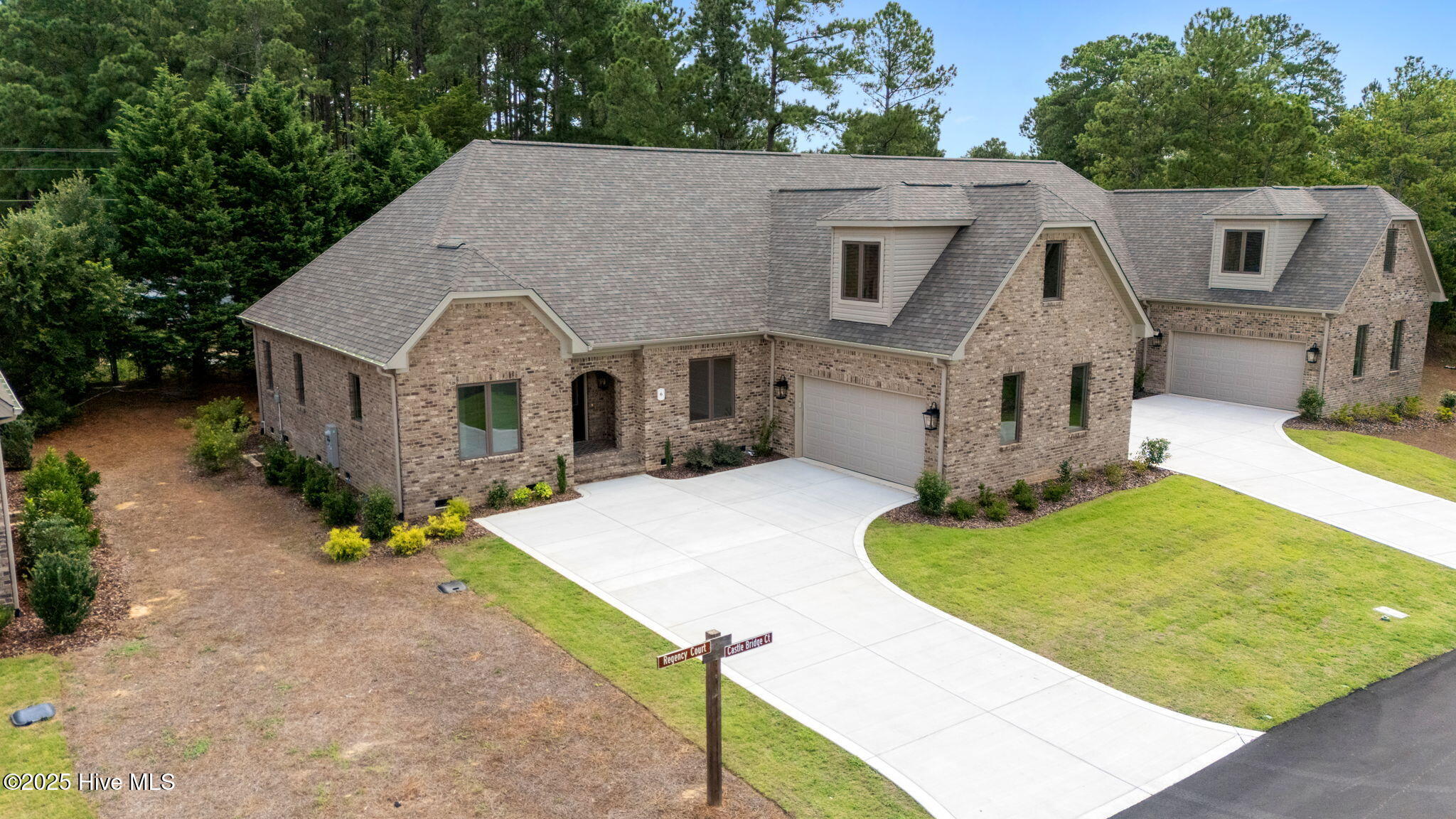 6 Castle Bridge Court Property Photo 3