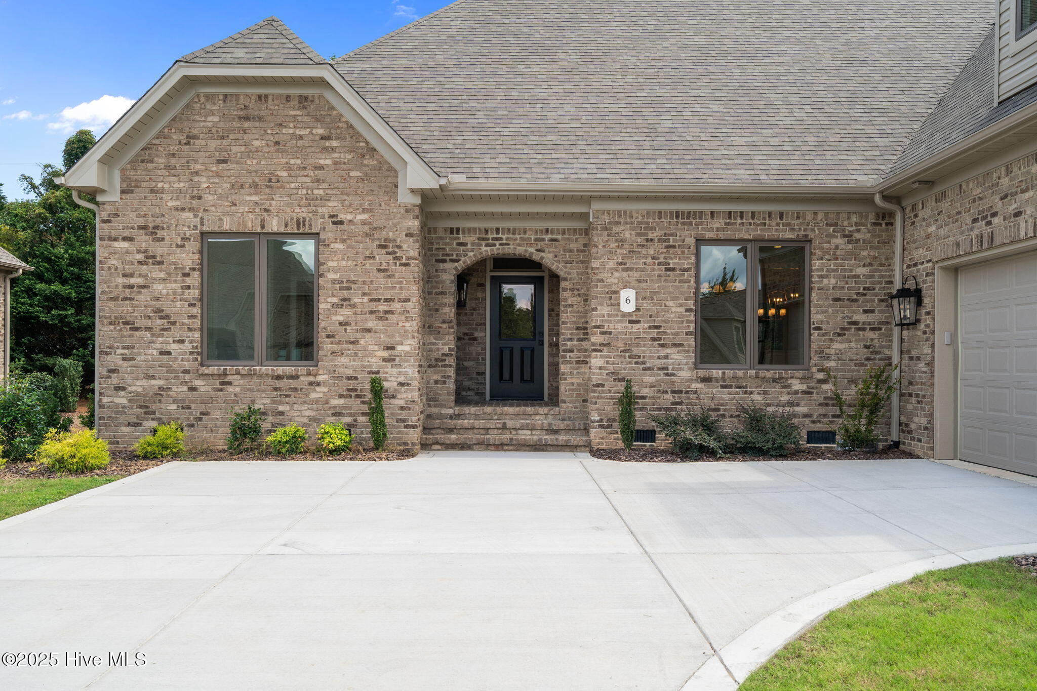 6 Castle Bridge Court Property Photo 4